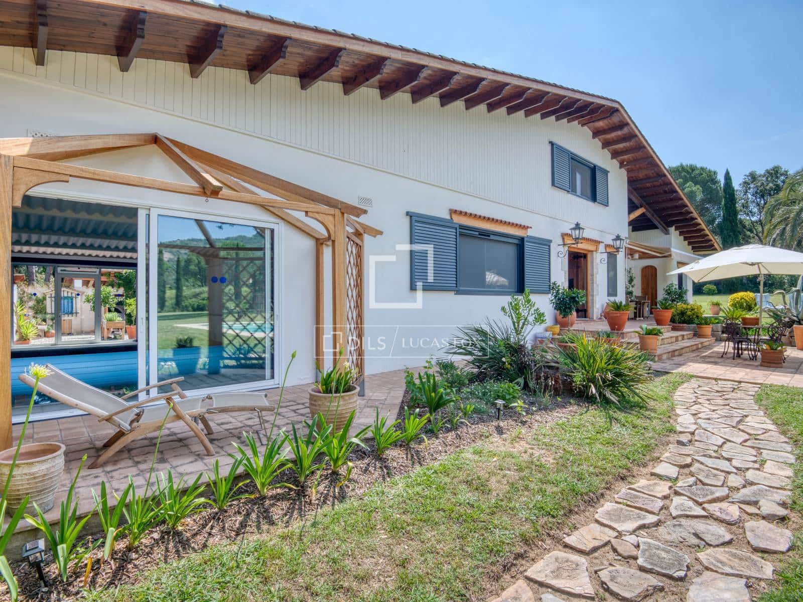 4 sypialnia Willa na sprzedaż w Santa Cristina d'Aro z basenem garażem - 1 650 000 € (Ref: 9895094)