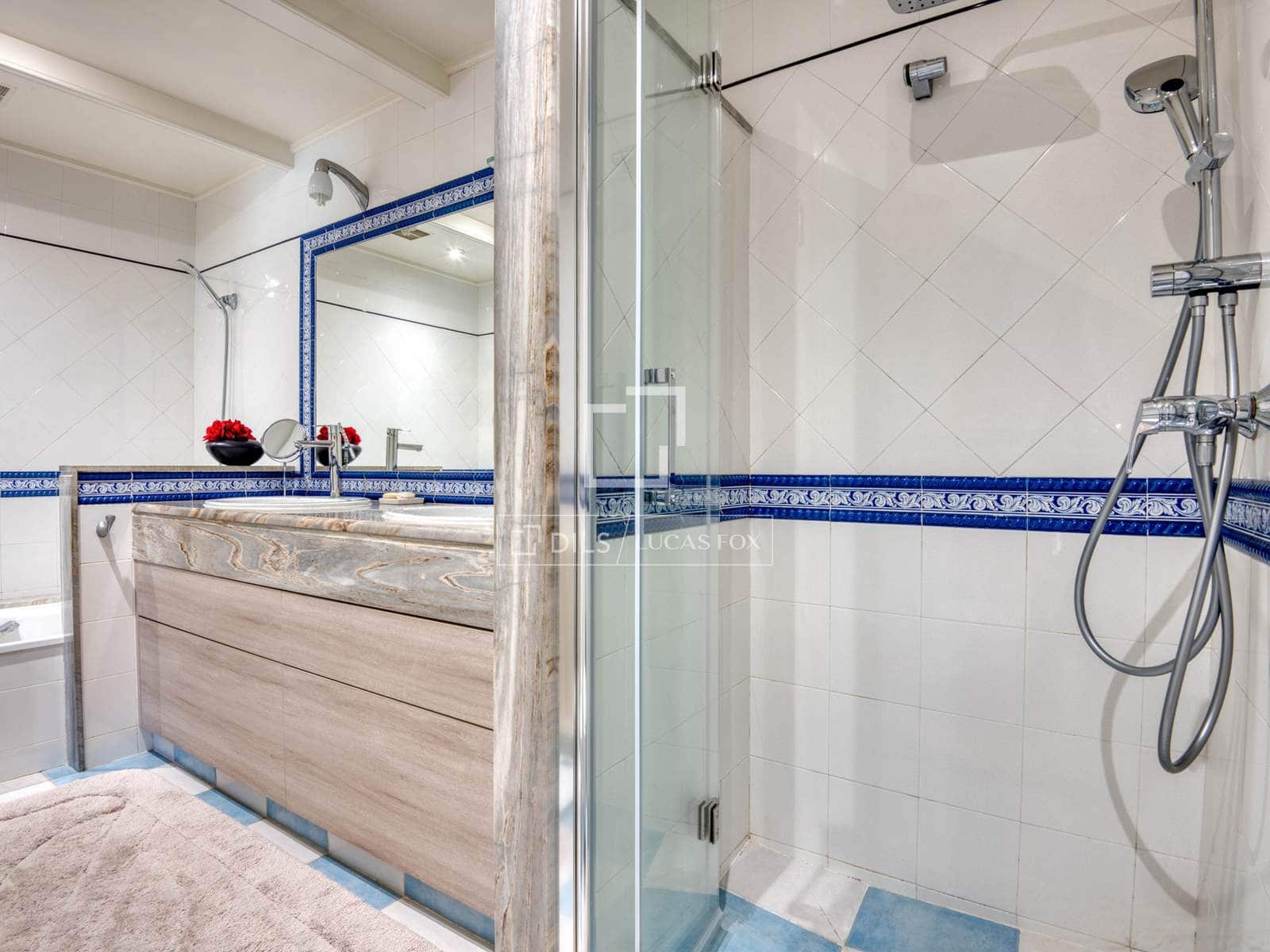 4 sypialnia Willa na sprzedaż w Santa Cristina d'Aro z basenem garażem - 1 650 000 € (Ref: 9895094)