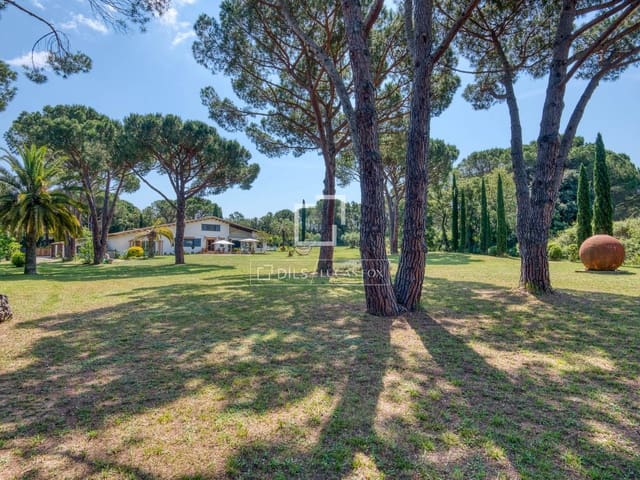 4 bedroom Villa for sale in Santa Cristina d'Aro with pool garage - € 1,650,000 (Ref: 9895094)