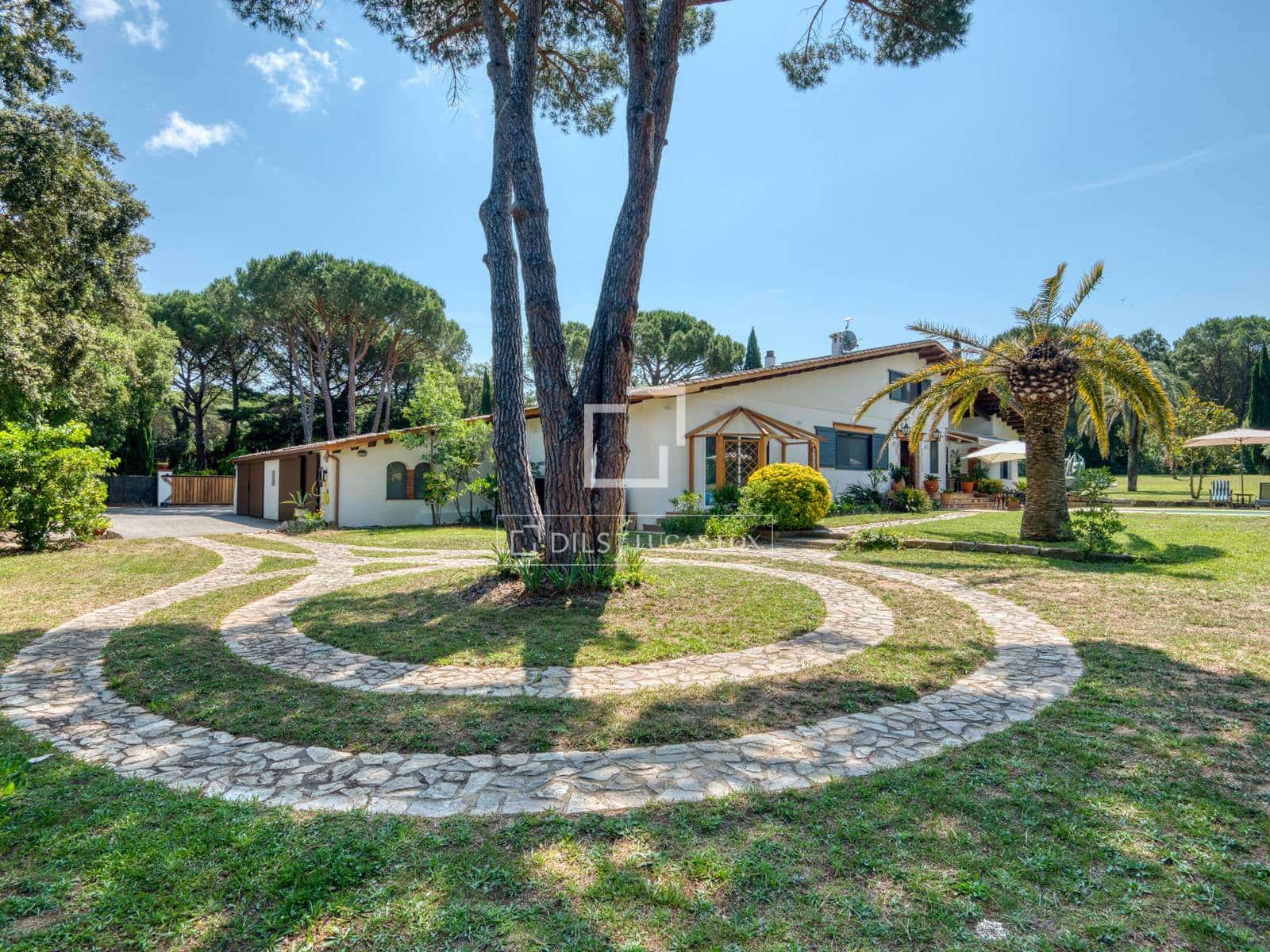 4 sypialnia Willa na sprzedaż w Santa Cristina d'Aro z basenem garażem - 1 650 000 € (Ref: 9895094)