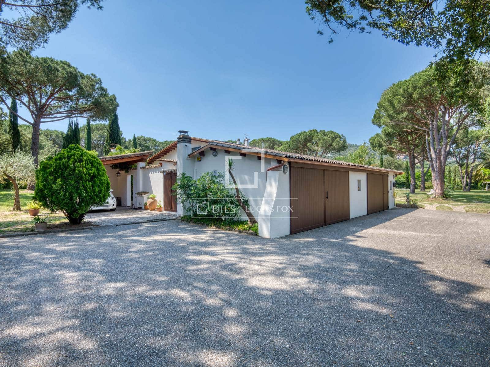 4 sypialnia Willa na sprzedaż w Santa Cristina d'Aro z basenem garażem - 1 650 000 € (Ref: 9895094)