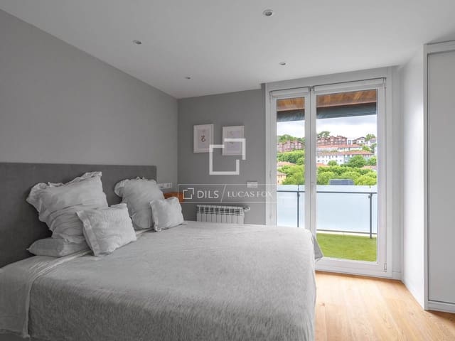 Apartamento de 3 habitaciones en Donostia-San Sebastián en venta - 1.440.000 € (Ref: 9895259)
