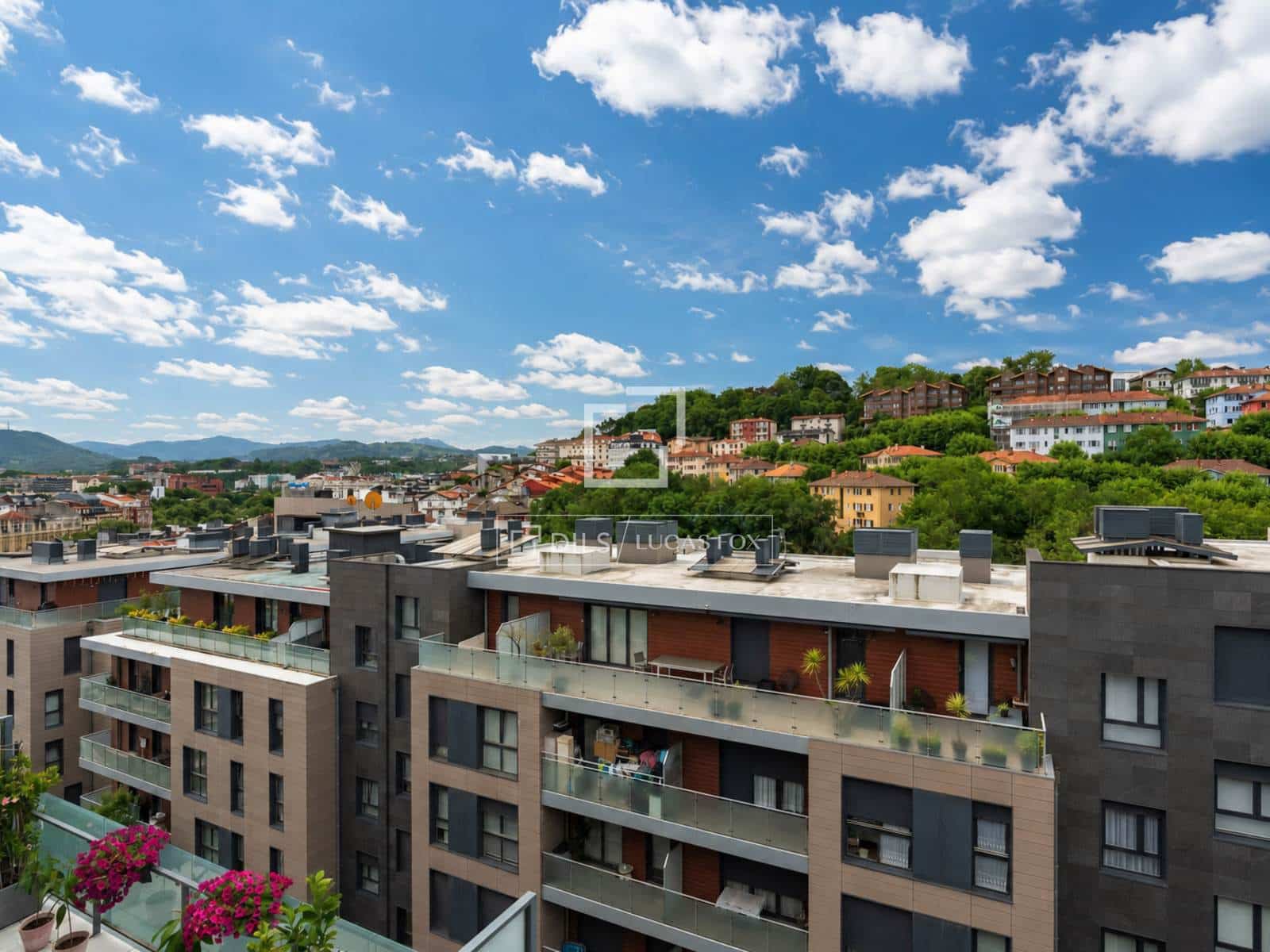 Apartamento de 3 habitaciones en Donostia-San Sebastián en venta con garaje - 1.440.000 € (Ref: 9895259)