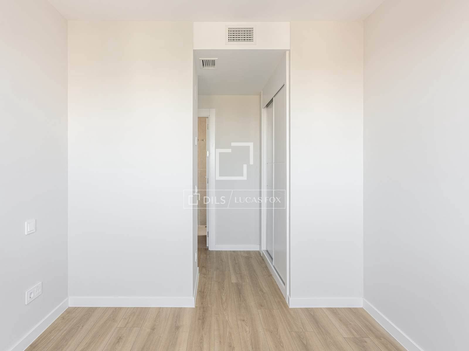 3 slaapkamer Appartement te huur in Madrid stad met zwembad garage - € 2.900 (Ref: 9895356)