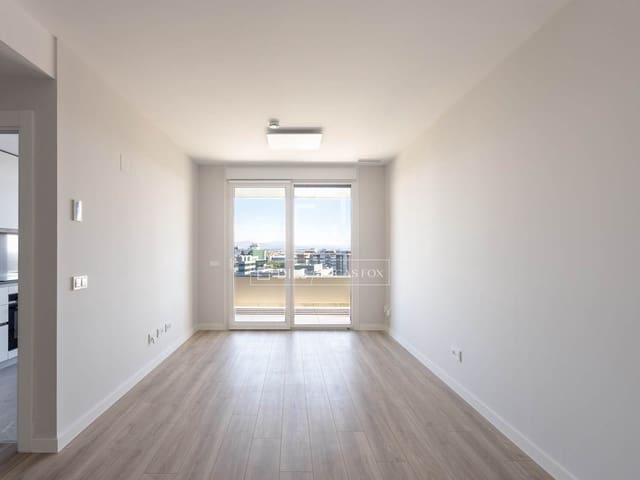 3 bedroom Apartment for rent in Valdefuentes, Madrid city with pool garage - € 2,900 (Ref: 9895356)