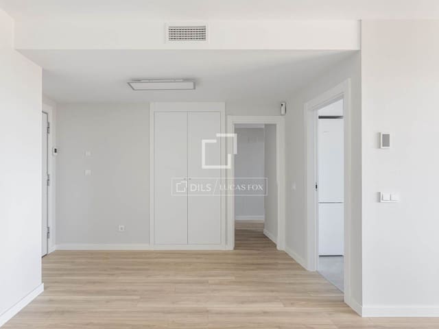 3 bedroom Apartment for rent in Valdefuentes, Madrid city with pool garage - € 2,900 (Ref: 9895356)
