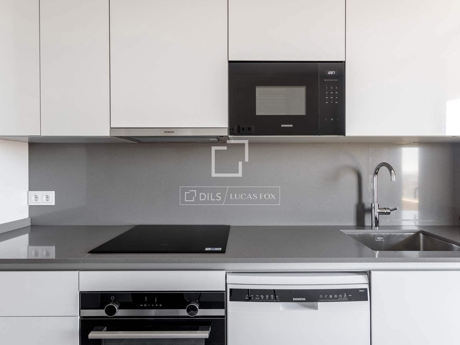 3 slaapkamer Appartement te huur in Madrid stad met zwembad garage - € 2.900 (Ref: 9895356)