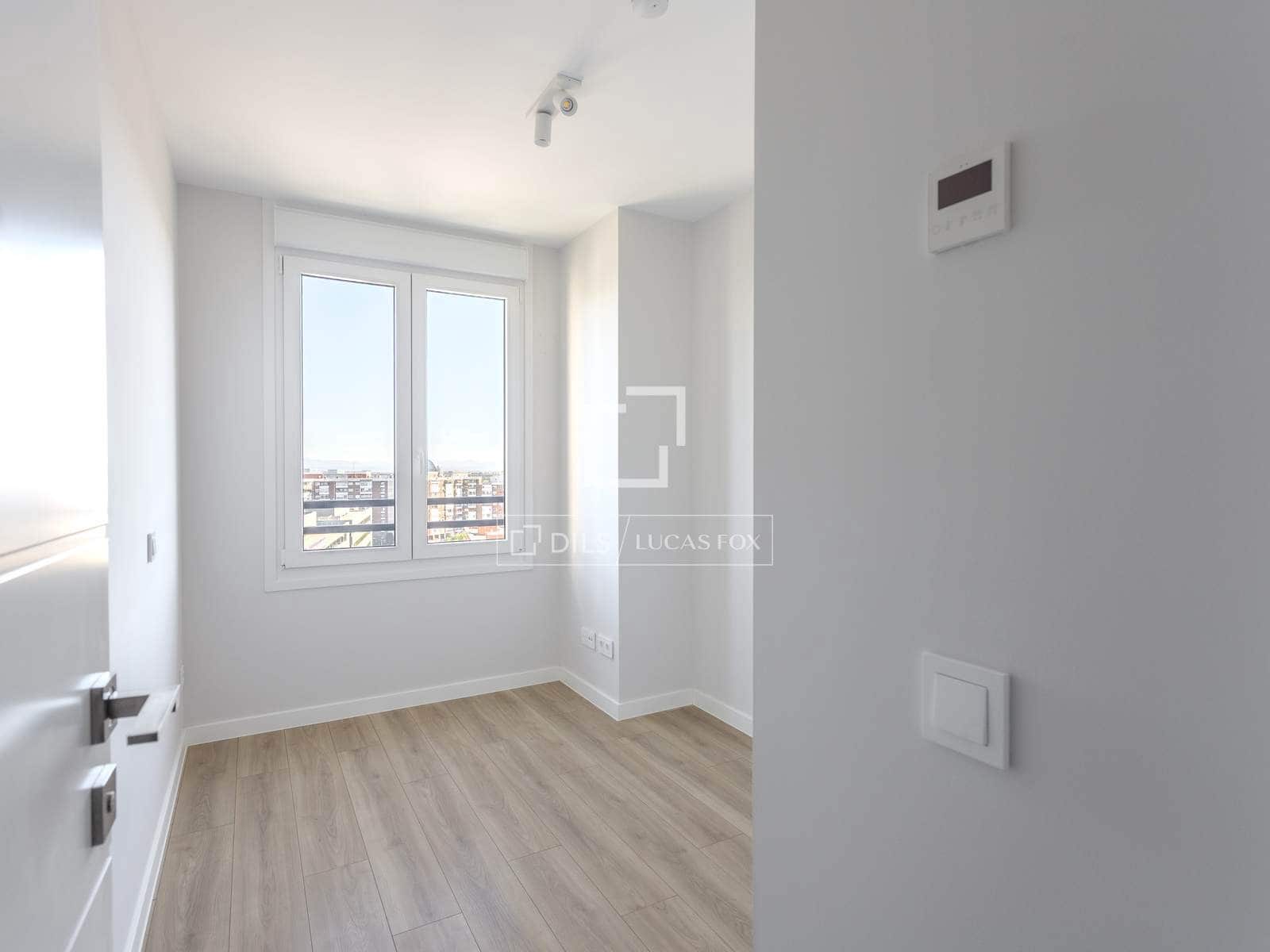 3 slaapkamer Appartement te huur in Madrid stad met zwembad garage - € 2.900 (Ref: 9895356)