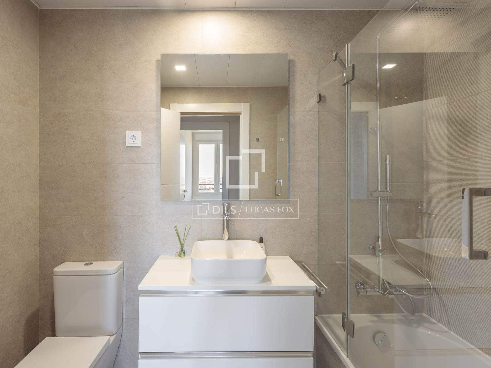 3 slaapkamer Appartement te huur in Madrid stad met zwembad garage - € 2.900 (Ref: 9895356)