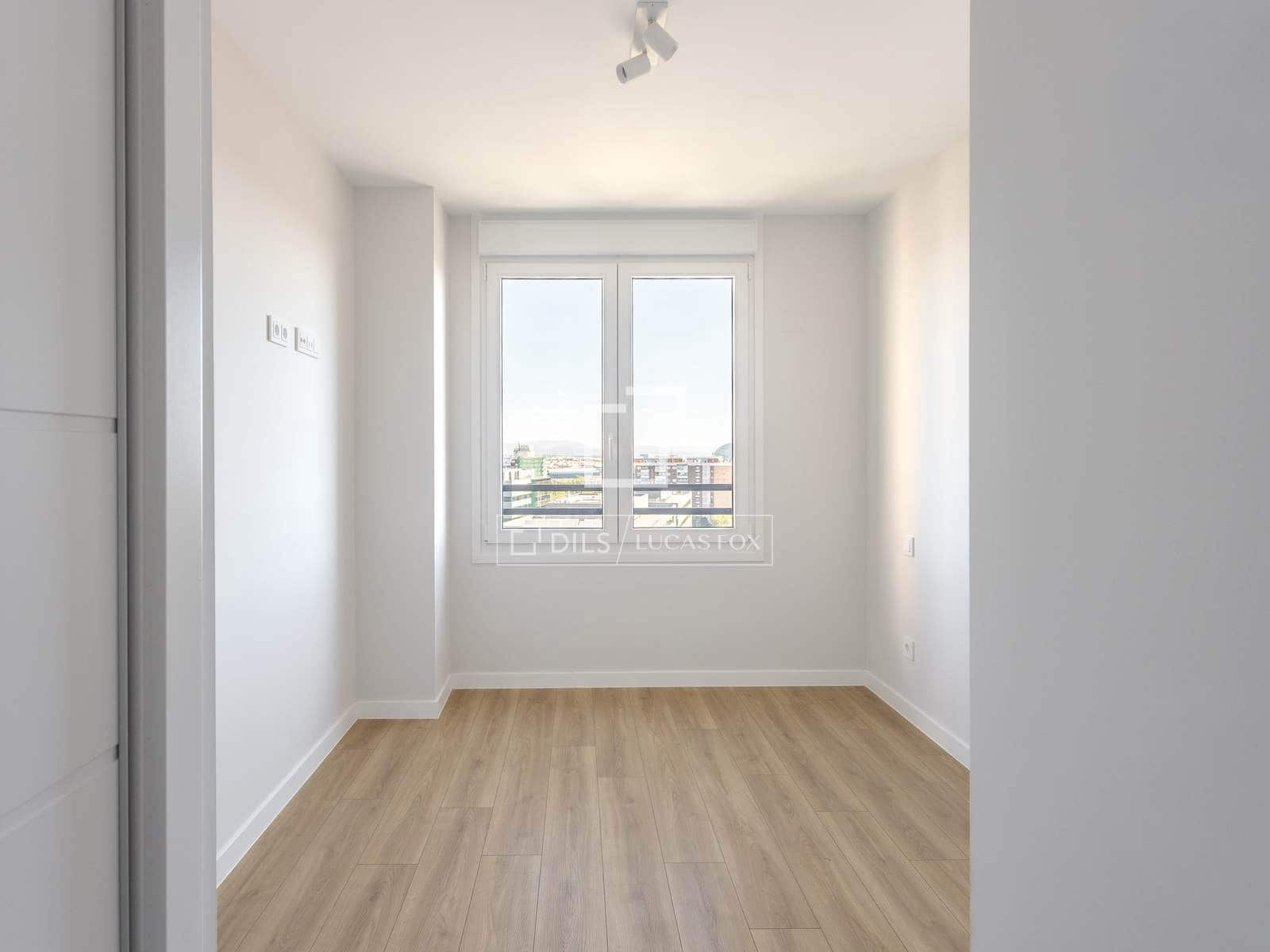3 slaapkamer Appartement te huur in Madrid stad met zwembad garage - € 2.900 (Ref: 9895356)