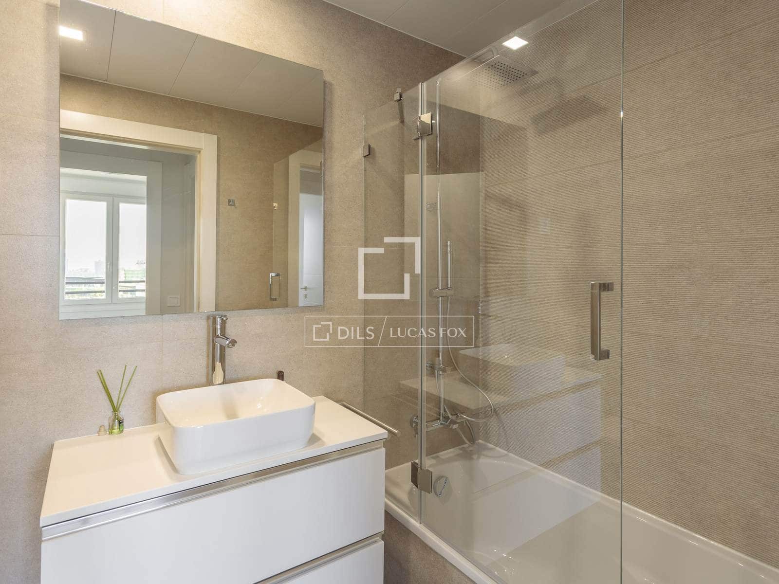 3 slaapkamer Appartement te huur in Madrid stad met zwembad garage - € 2.900 (Ref: 9895356)
