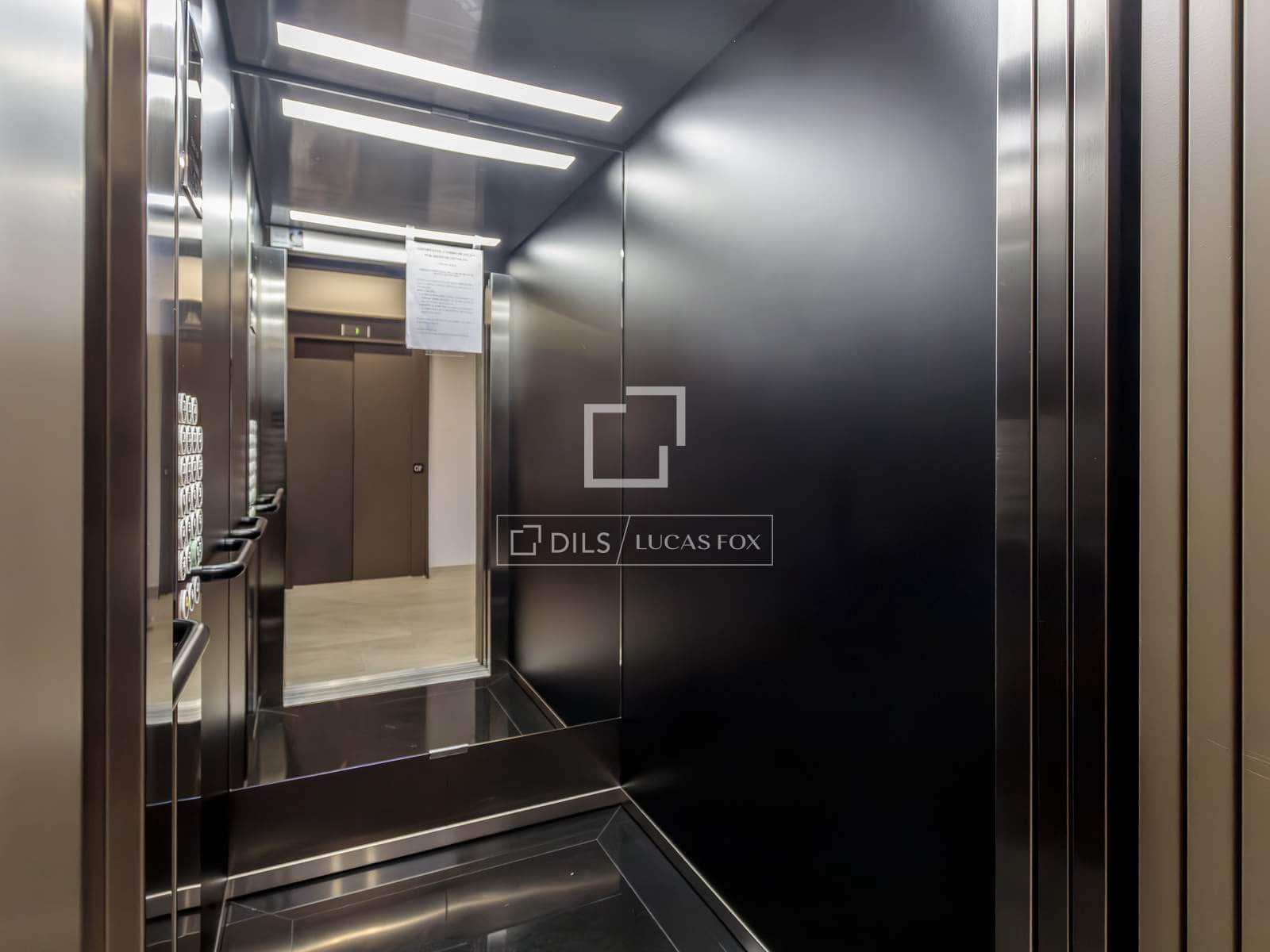 3 slaapkamer Appartement te huur in Madrid stad met zwembad garage - € 2.900 (Ref: 9895356)