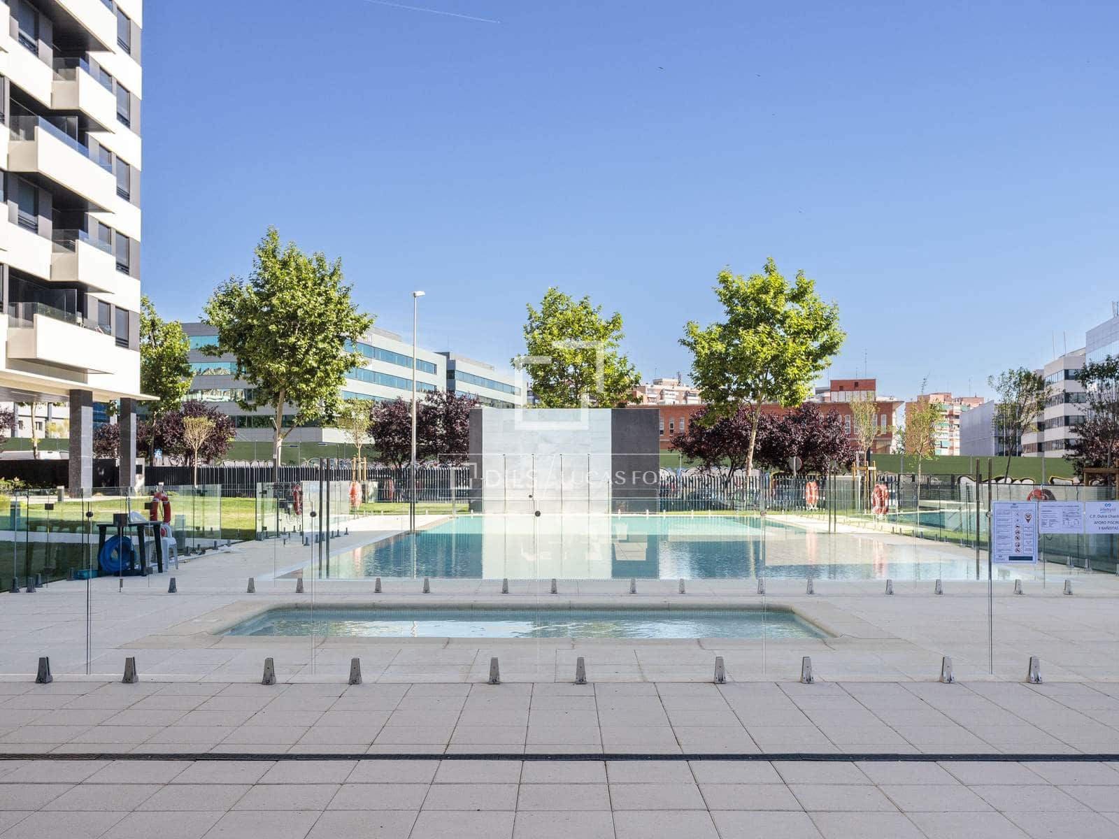 3 slaapkamer Appartement te huur in Madrid stad met zwembad garage - € 2.900 (Ref: 9895356)