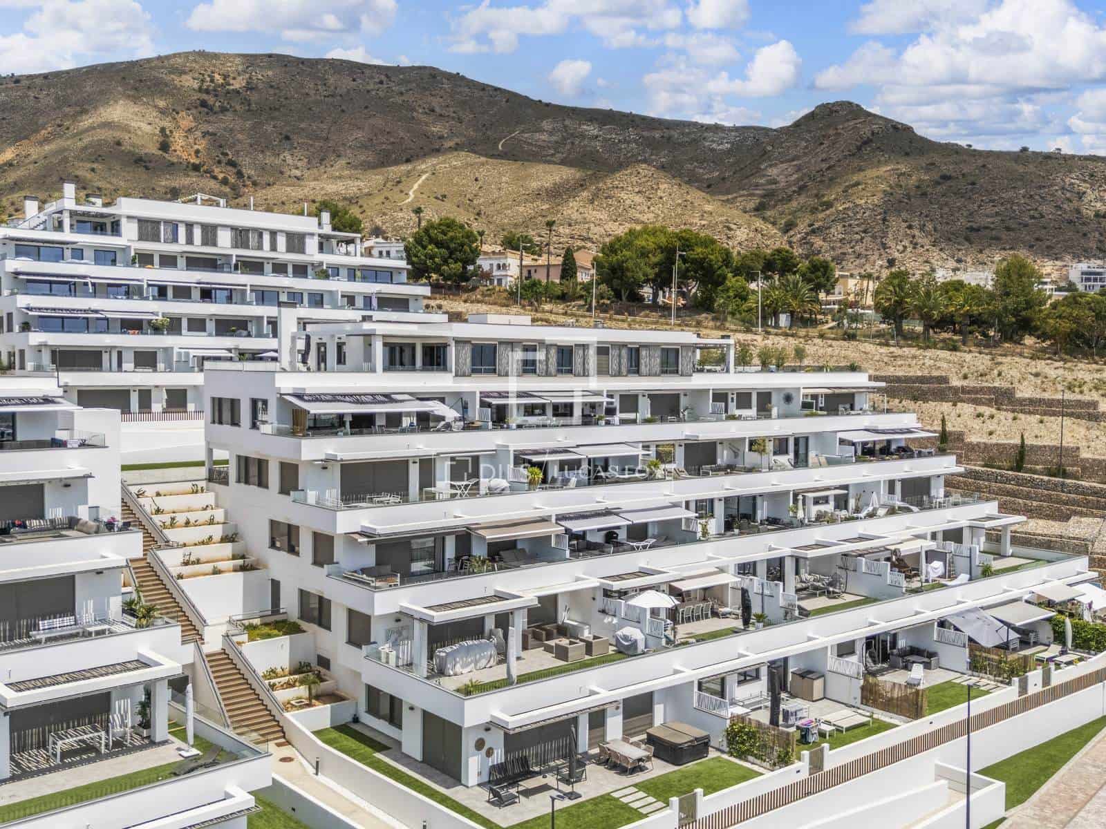 3 slaapkamer Penthouse te koop in Finestrat met zwembad garage - € 565.000 (Ref: 9895420)