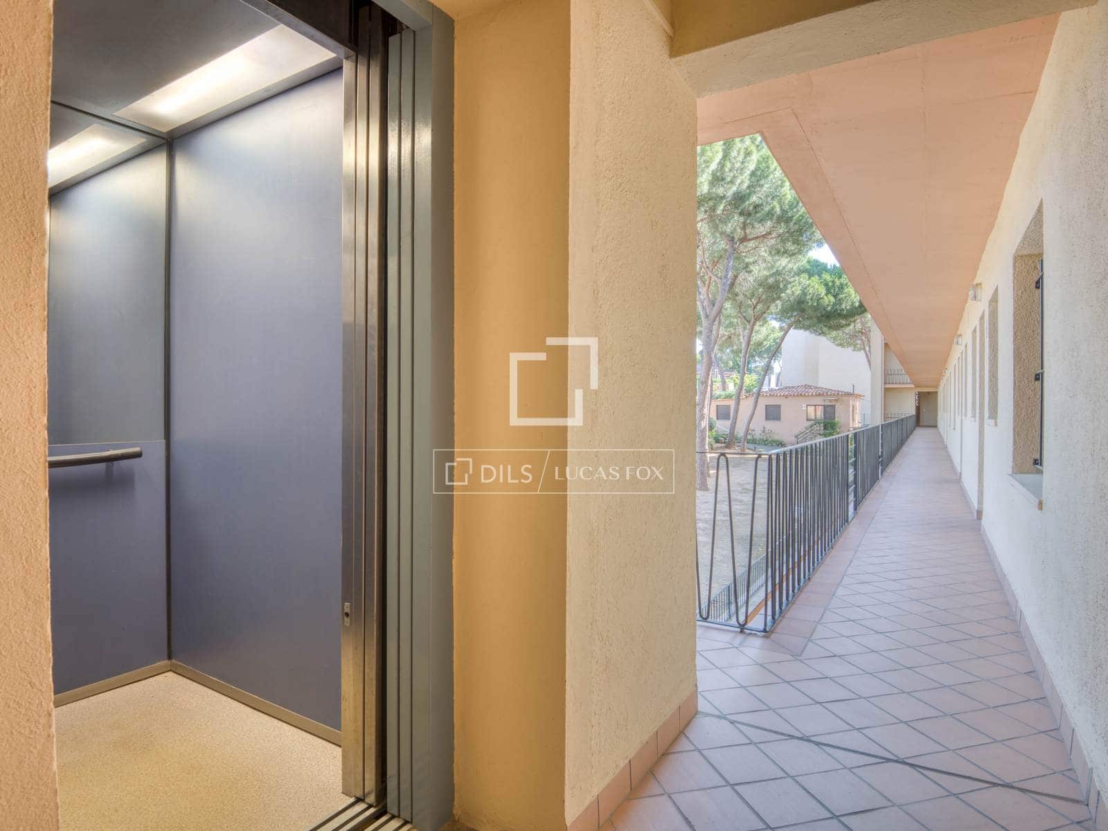 2 bedroom Apartment for sale in Calonge i Sant Antoni with garage - € 235,000 (Ref: 9895423)