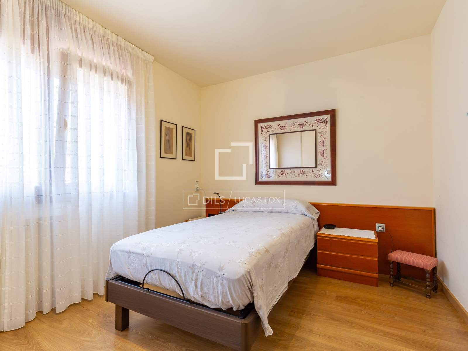 4 soverom Villa til salgs i Sant Just Desvern med garasje - € 790 000 (Ref: 9897389)