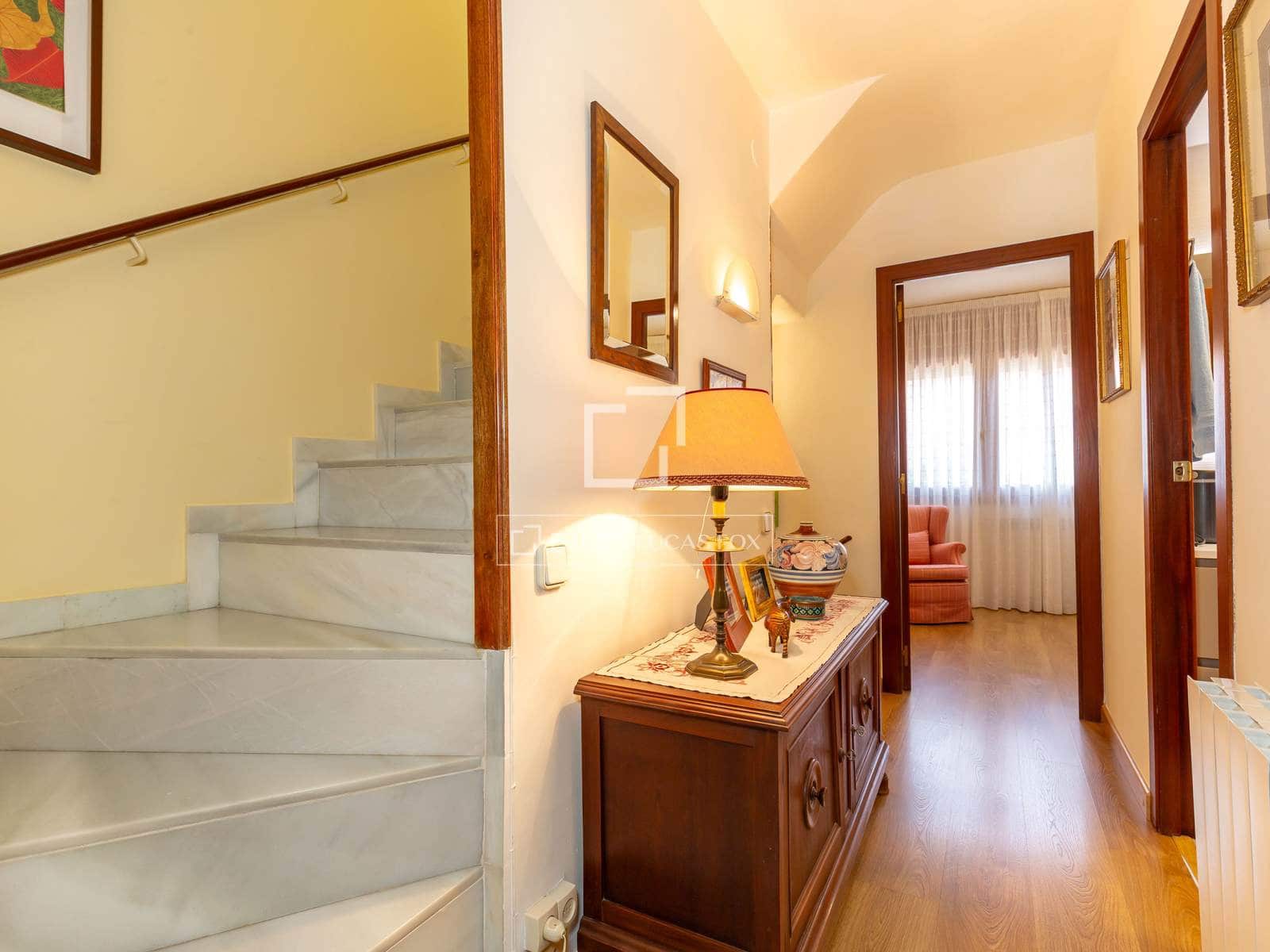 4 soverom Villa til salgs i Sant Just Desvern med garasje - € 790 000 (Ref: 9897389)