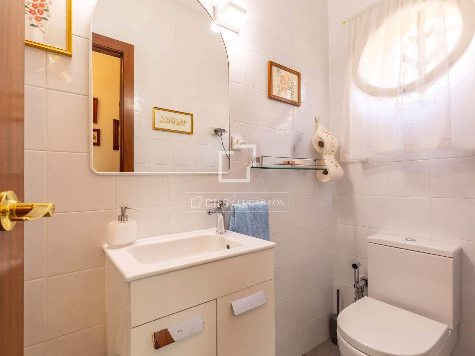 4 soverom Villa til salgs i Sant Just Desvern med garasje - € 790 000 (Ref: 9897389)