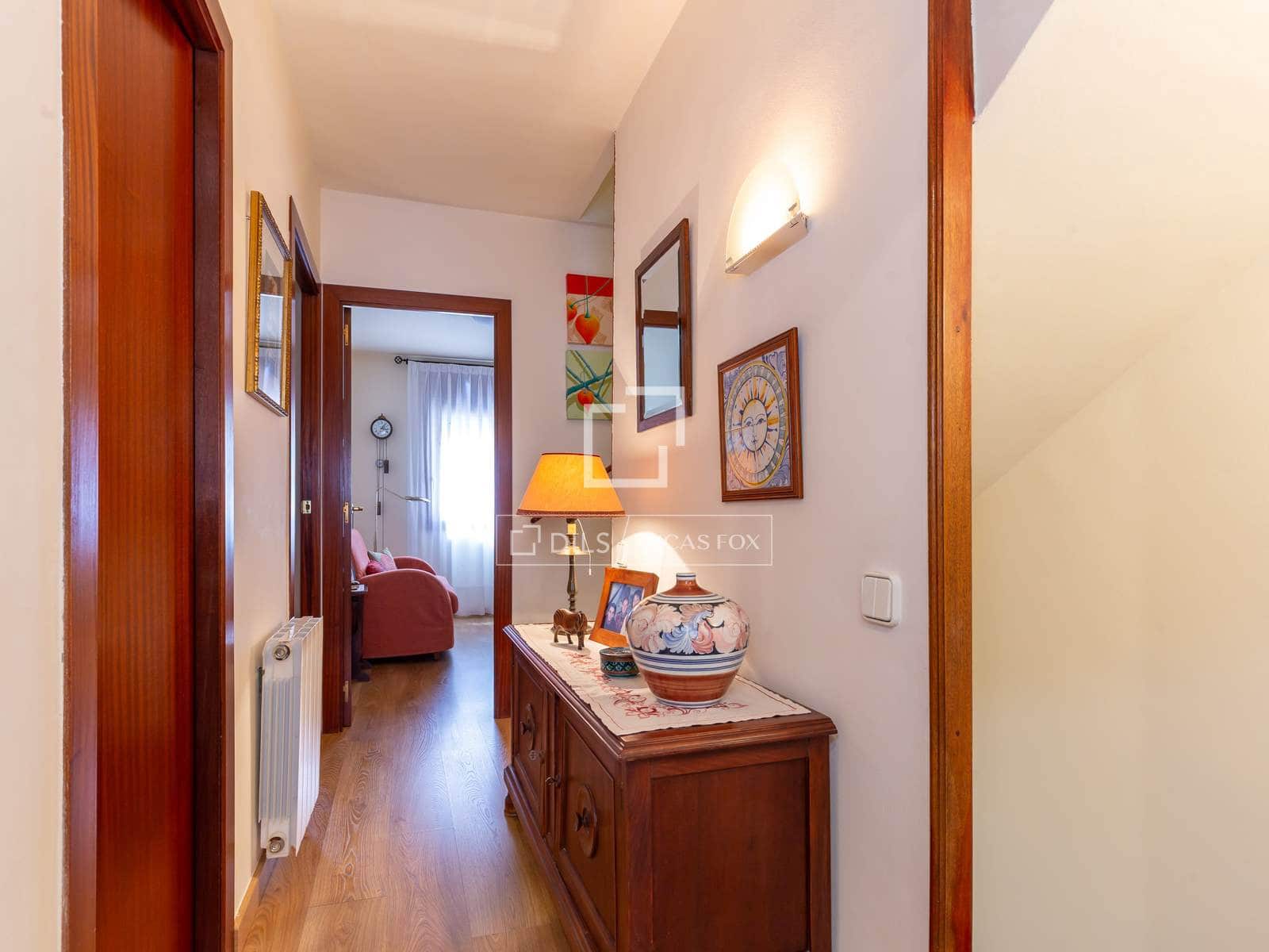4 soverom Villa til salgs i Sant Just Desvern med garasje - € 790 000 (Ref: 9897389)