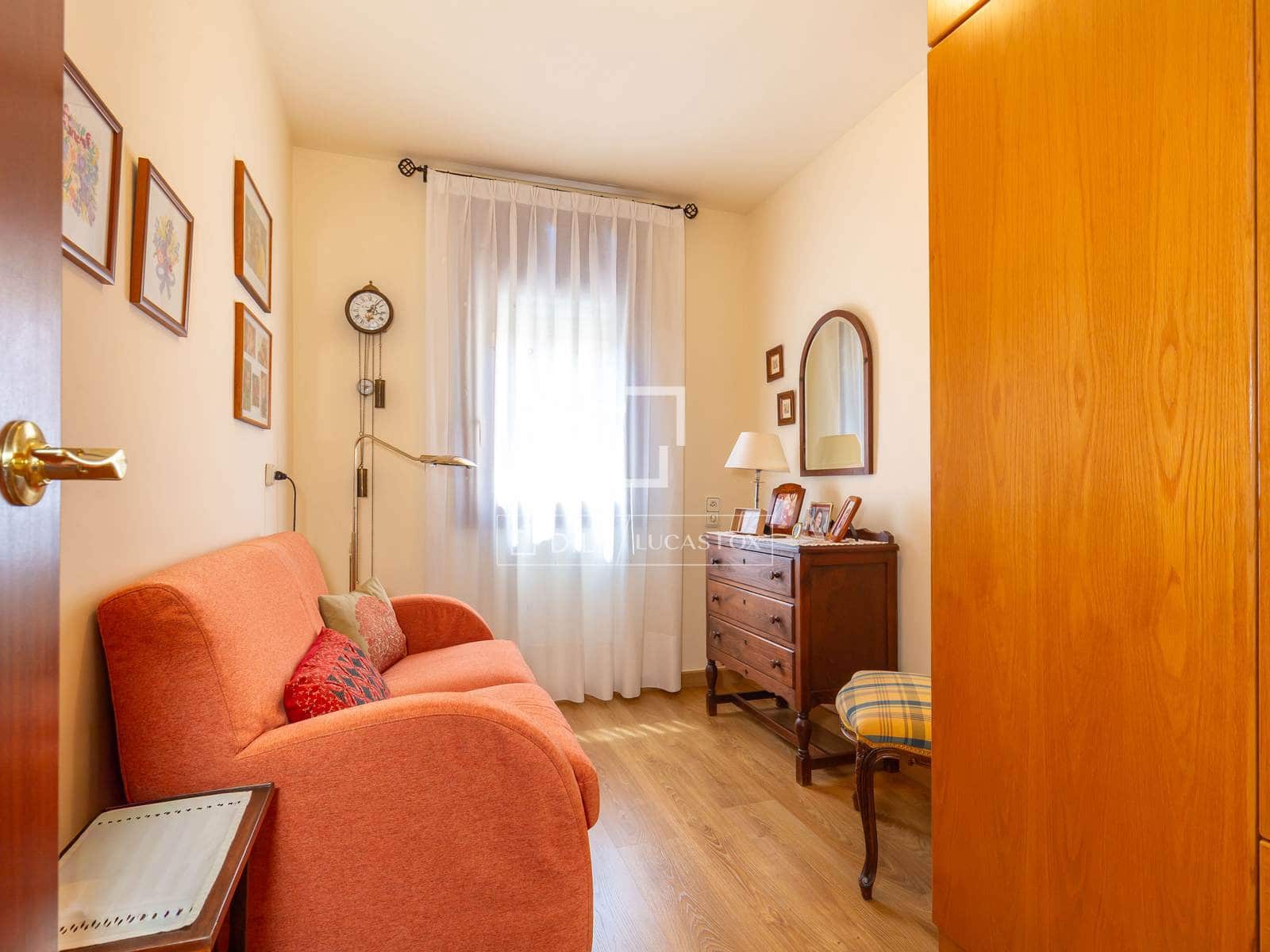 4 soverom Villa til salgs i Sant Just Desvern med garasje - € 790 000 (Ref: 9897389)