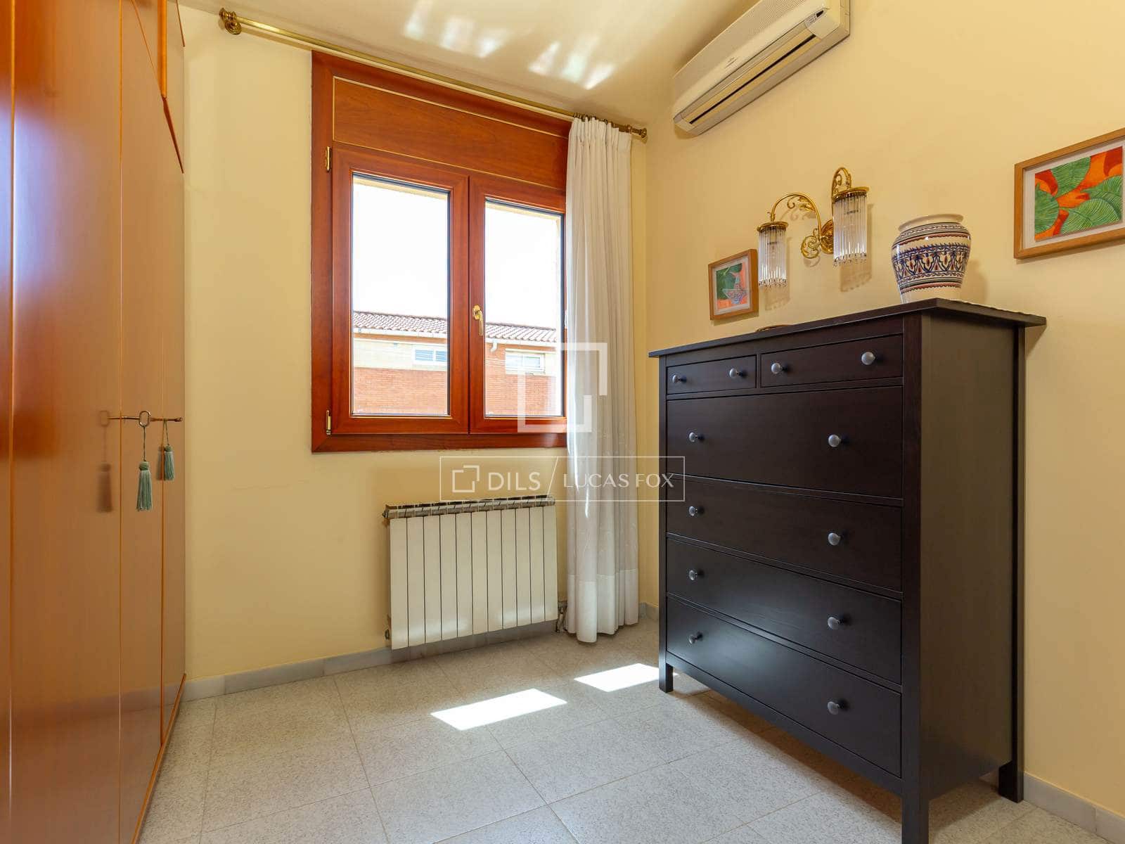 4 soverom Villa til salgs i Sant Just Desvern med garasje - € 790 000 (Ref: 9897389)