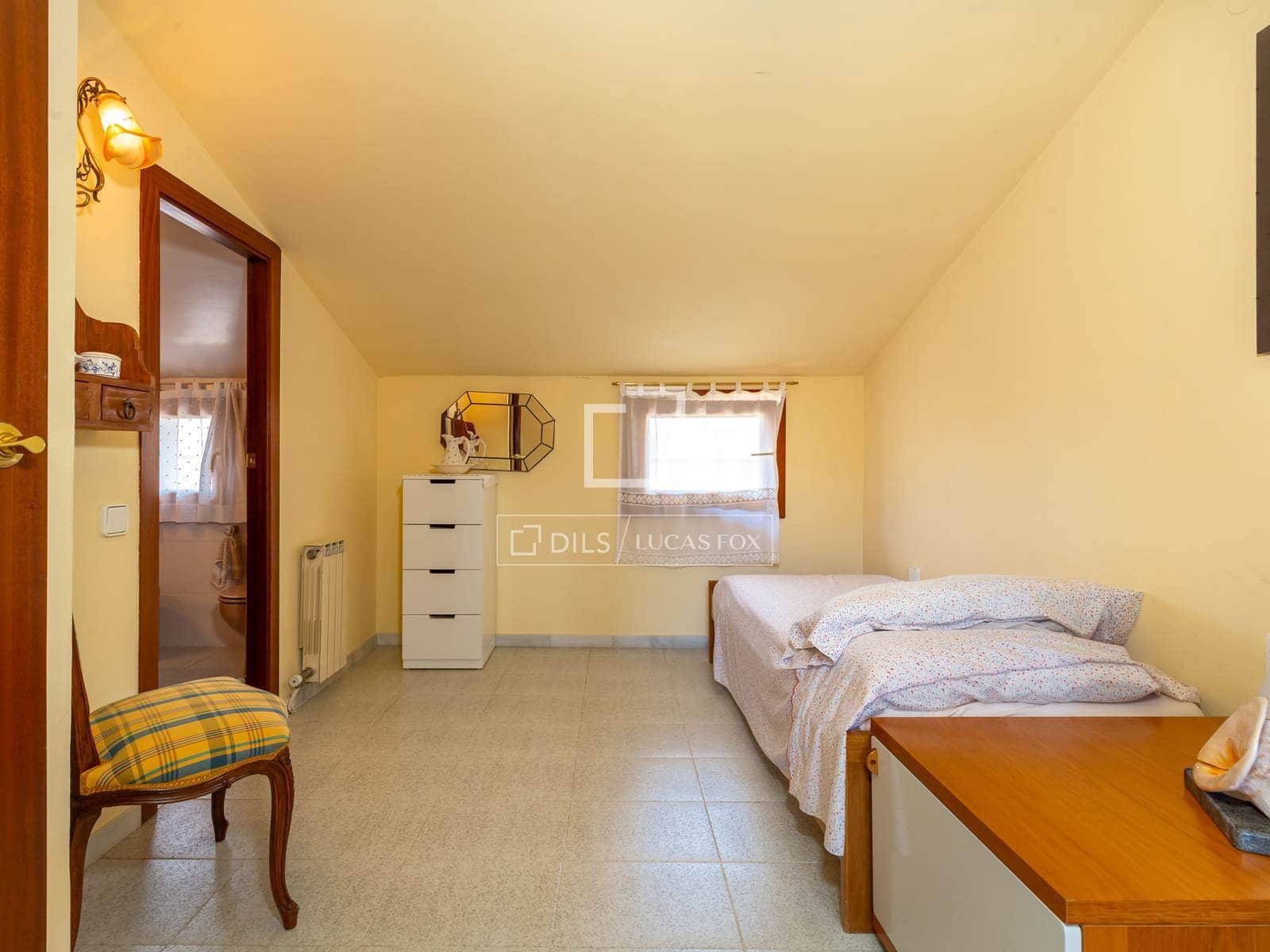 4 soverom Villa til salgs i Sant Just Desvern med garasje - € 790 000 (Ref: 9897389)