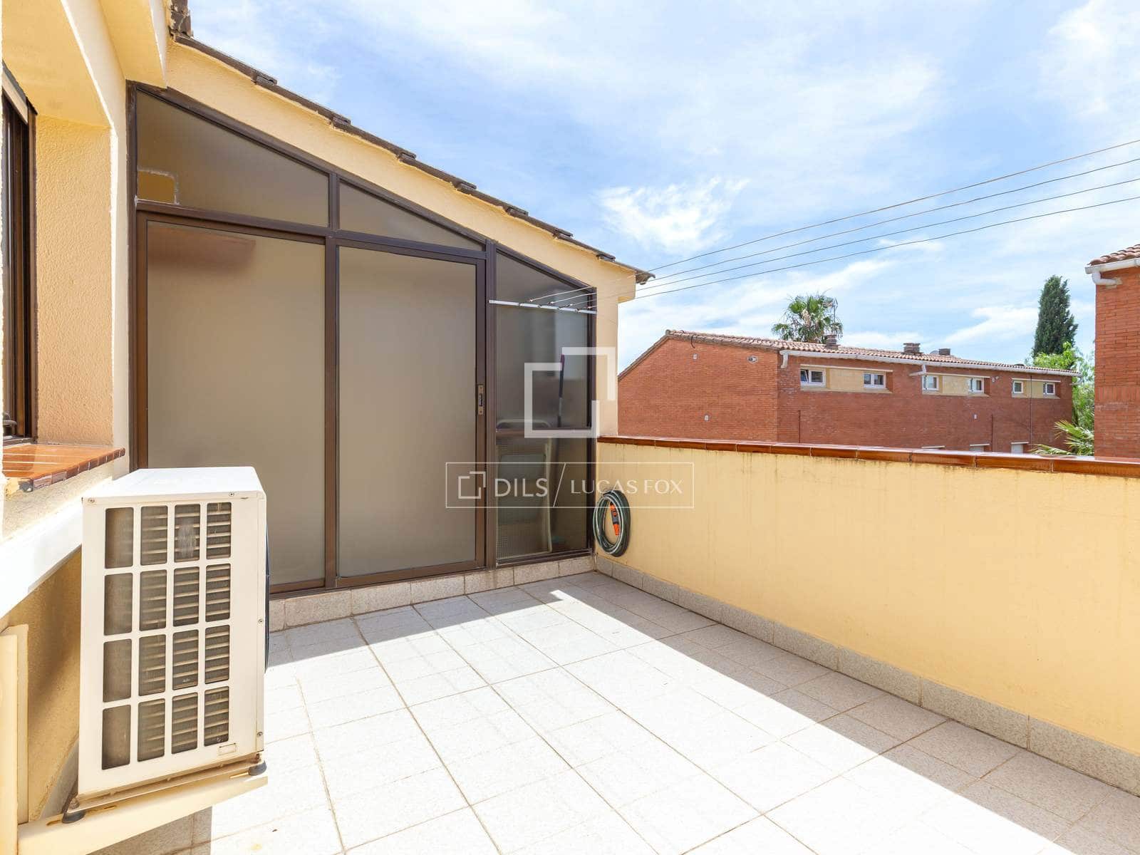 4 soverom Villa til salgs i Sant Just Desvern med garasje - € 790 000 (Ref: 9897389)