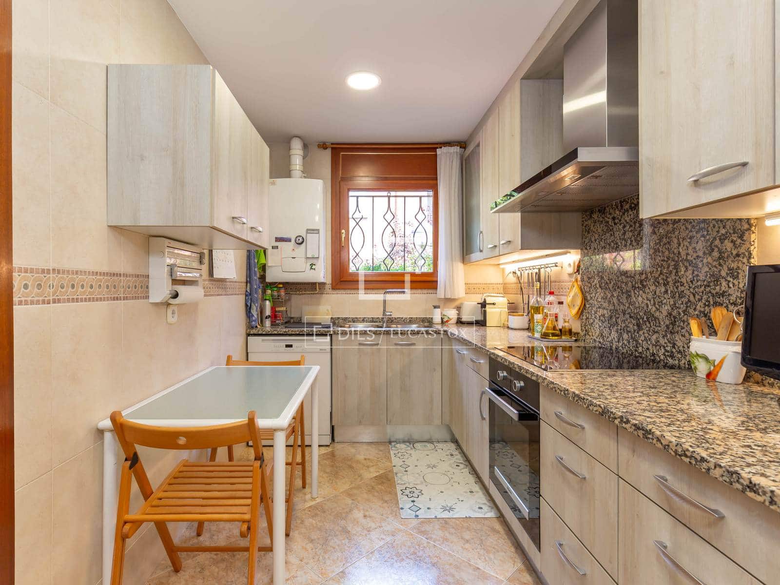 4 soverom Villa til salgs i Sant Just Desvern med garasje - € 790 000 (Ref: 9897389)