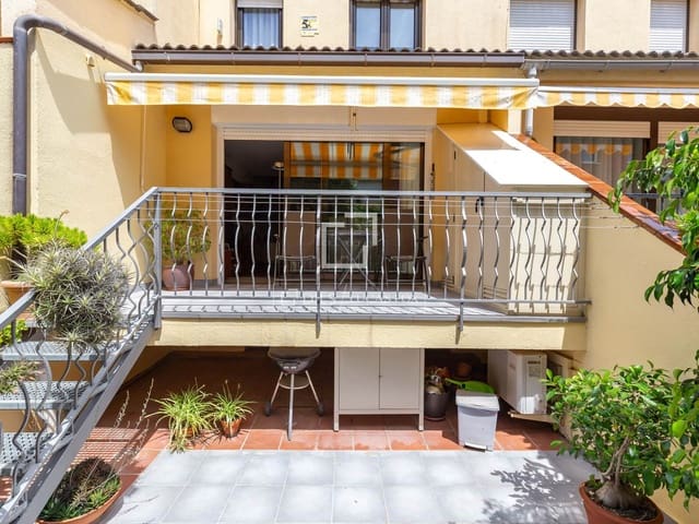4 soverom Villa til salgs i Sant Just Desvern med garasje - € 790 000 (Ref: 9897389)