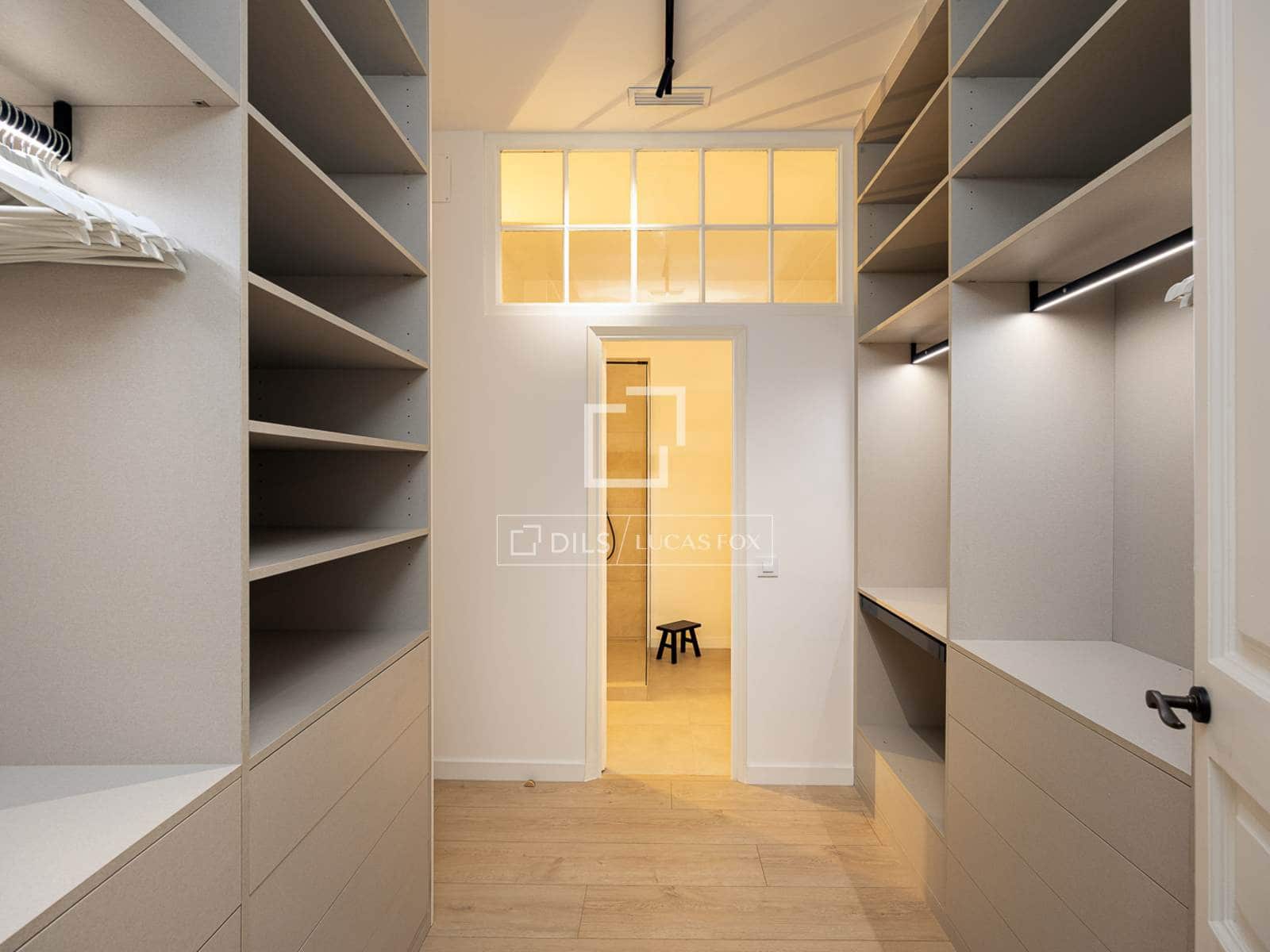 4 quarto Apartamento para arrendar em Barcelona cidade com garagem - 4 500 € (Ref: 9897390)