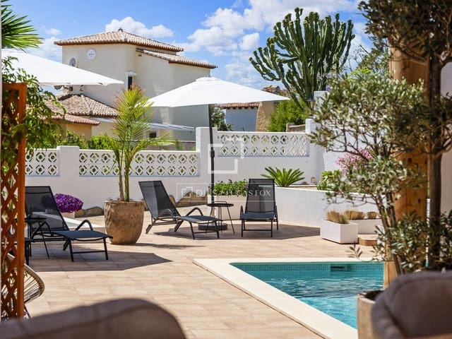 4 chambre Villa/Maison à vendre à Calpe / Calp avec piscine garage - 1 095 000 € (Ref: 9898456)
