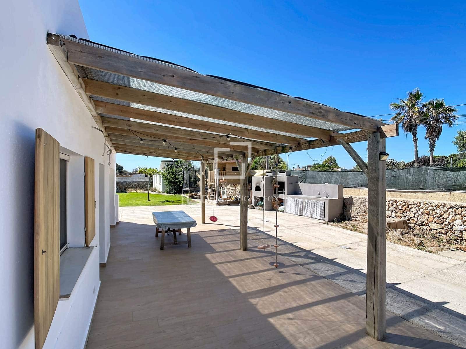 3 bedroom Finca/Country House for sale in Ciutadella de Menorca with garage - € 595,000 (Ref: 9898457)