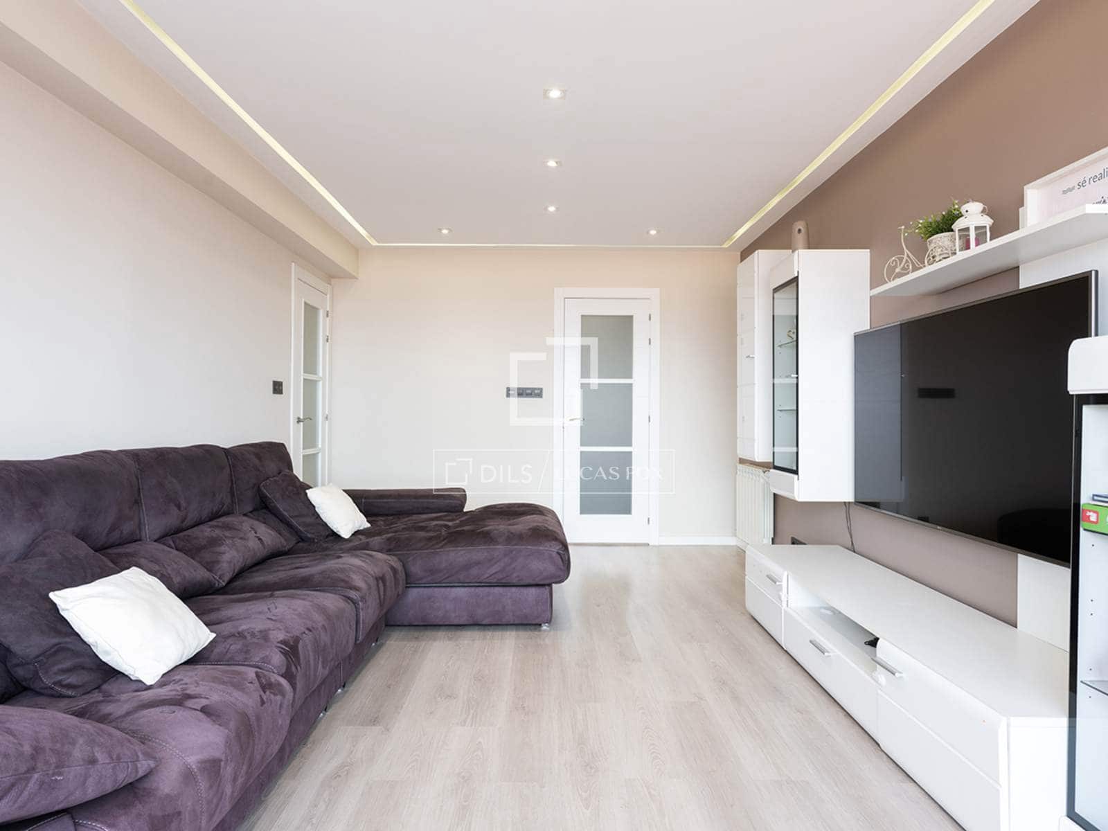Apartamento de 3 habitaciones en Vigo en venta con garaje - 345.000 € (Ref: 9898458)