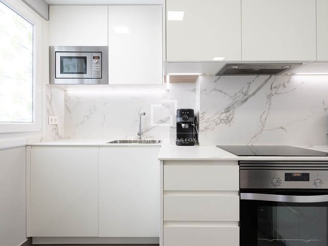 Apartamento de 3 habitaciones en Vigo en venta con garaje - 345.000 € (Ref: 9898458)