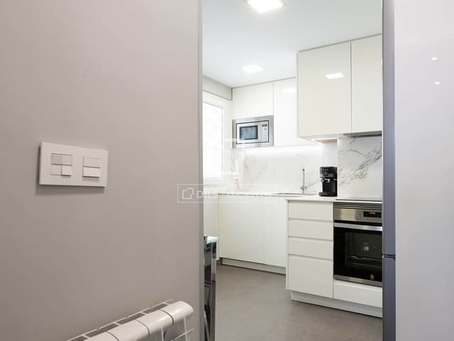 Apartamento de 3 habitaciones en Vigo en venta con garaje - 345.000 € (Ref: 9898458)