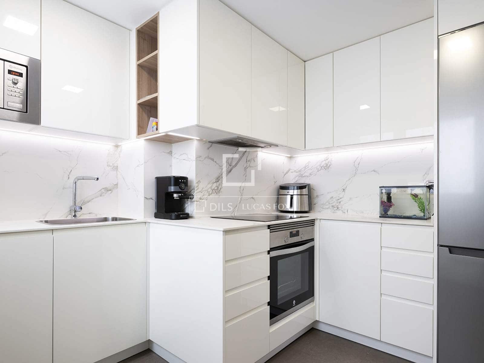 Apartamento de 3 habitaciones en Vigo en venta con garaje - 345.000 € (Ref: 9898458)