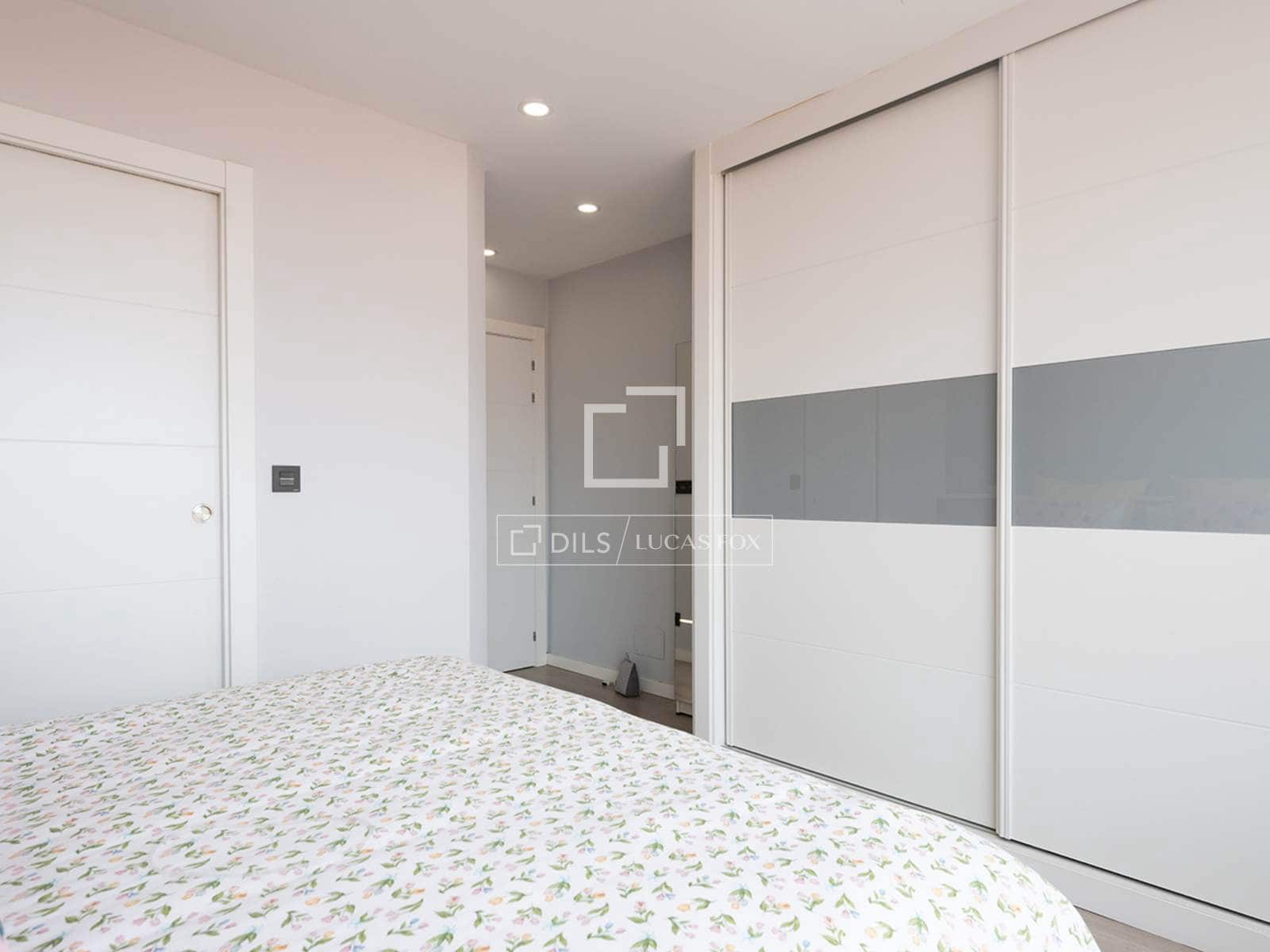 Apartamento de 3 habitaciones en Vigo en venta con garaje - 345.000 € (Ref: 9898458)