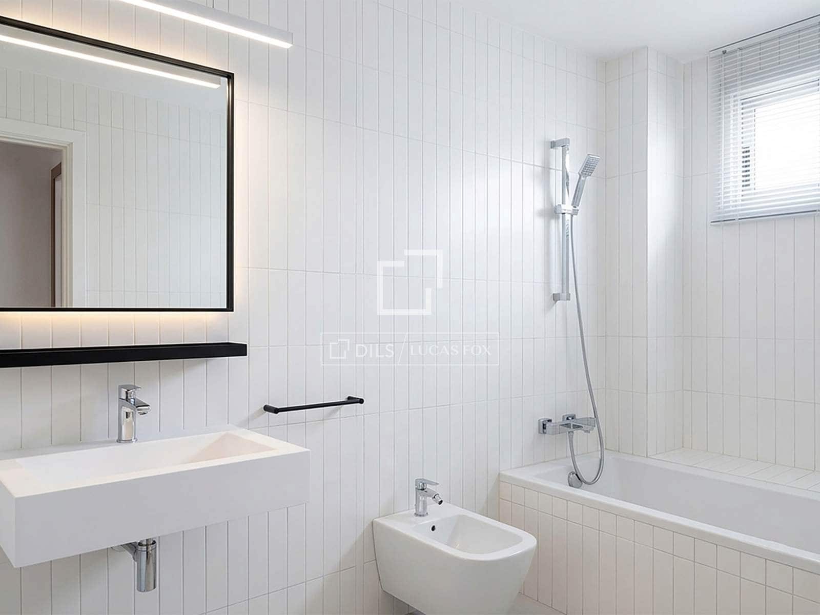 Apartamento de 3 habitaciones en Vigo en venta con garaje - 280.000 € (Ref: 9898459)