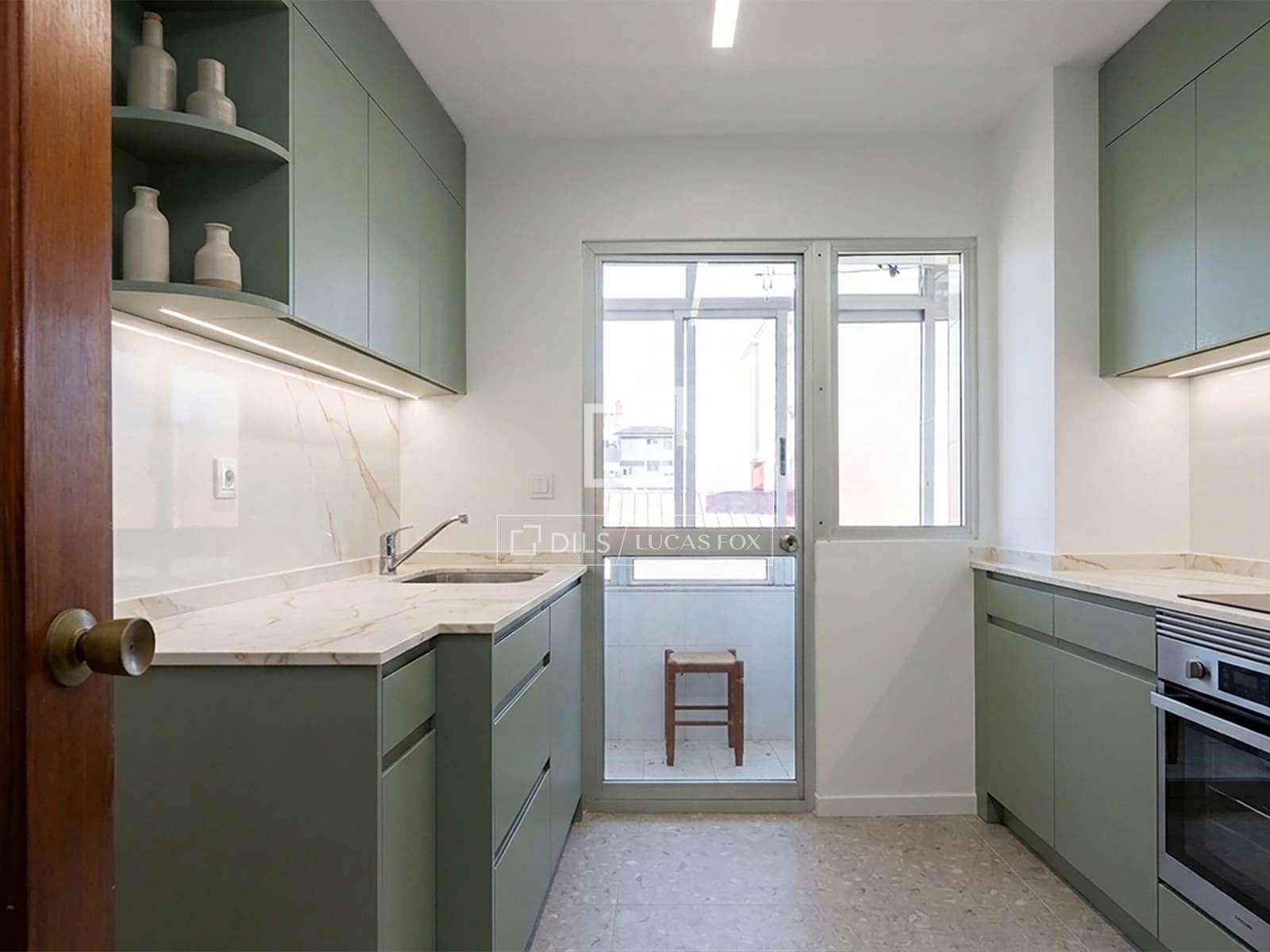 Apartamento de 3 habitaciones en Vigo en venta con garaje - 280.000 € (Ref: 9898459)