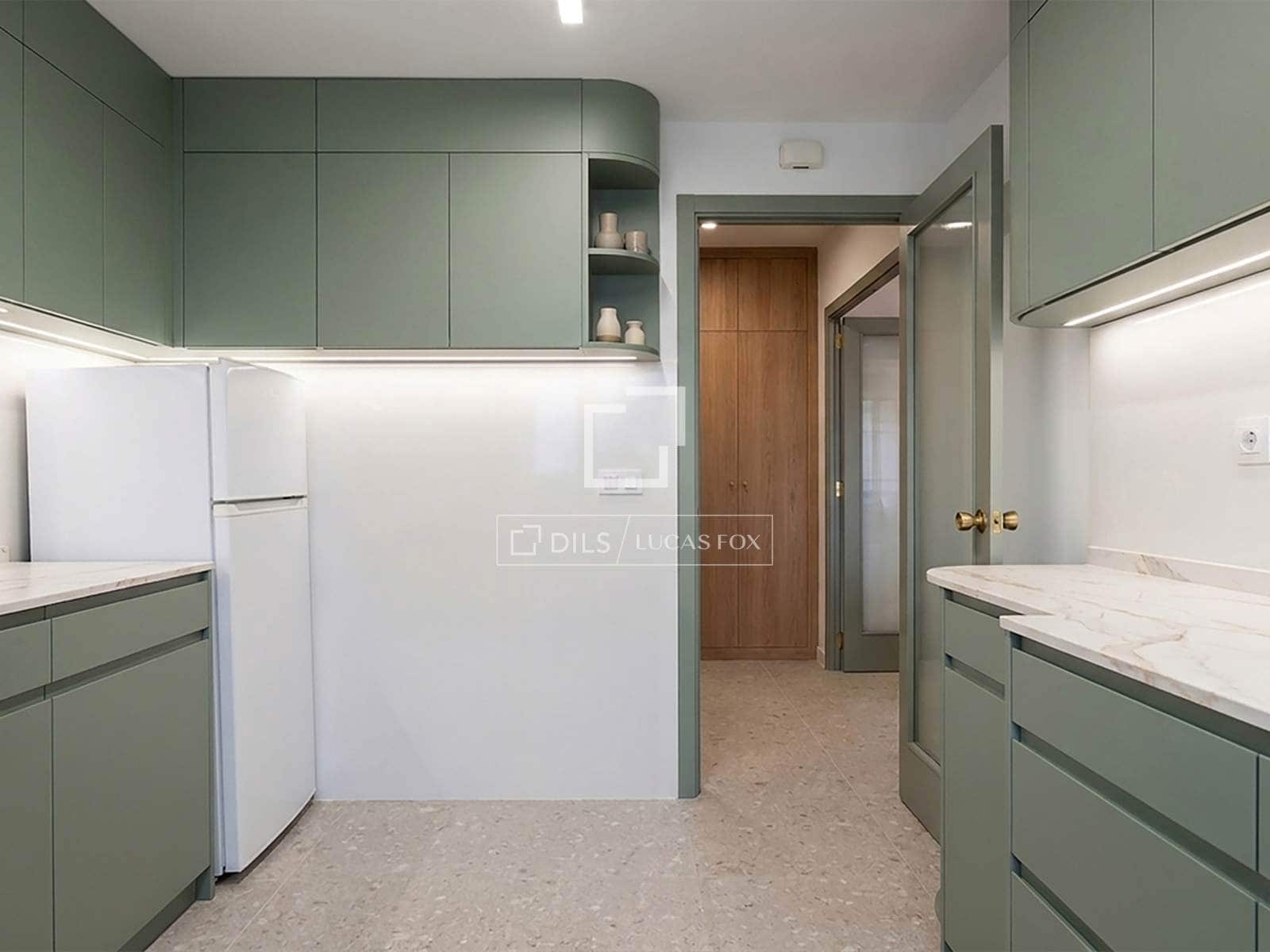 Apartamento de 3 habitaciones en Vigo en venta con garaje - 280.000 € (Ref: 9898459)