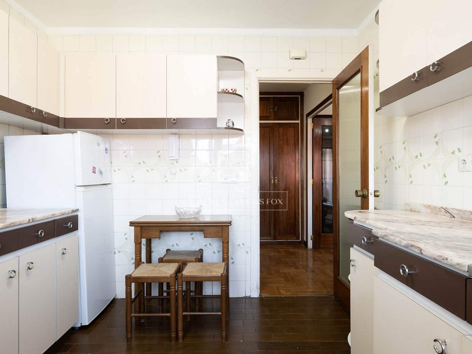 Apartamento de 3 habitaciones en Vigo en venta con garaje - 280.000 € (Ref: 9898459)