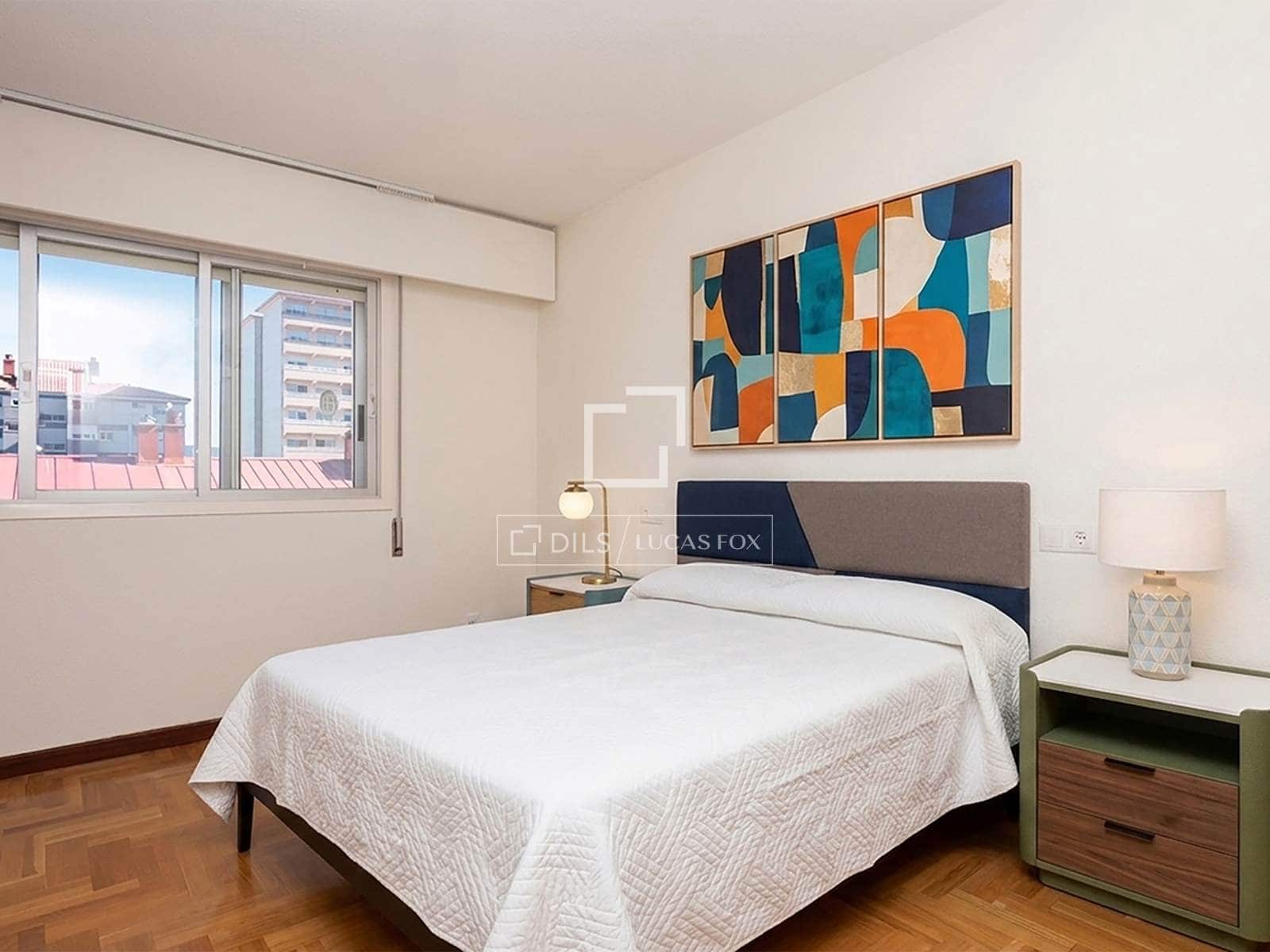 Apartamento de 3 habitaciones en Vigo en venta con garaje - 280.000 € (Ref: 9898459)