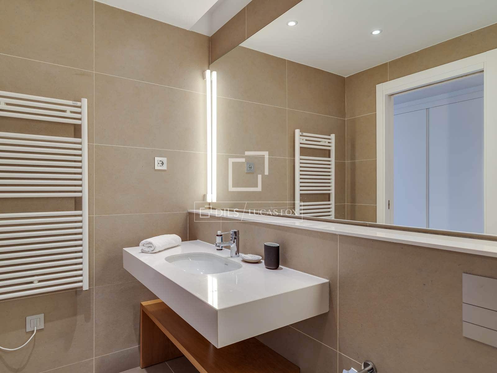 2 sypialnia Penthouse na sprzedaż w Miasto Barcelona z garażem - 1 150 000 € (Ref: 9902087)