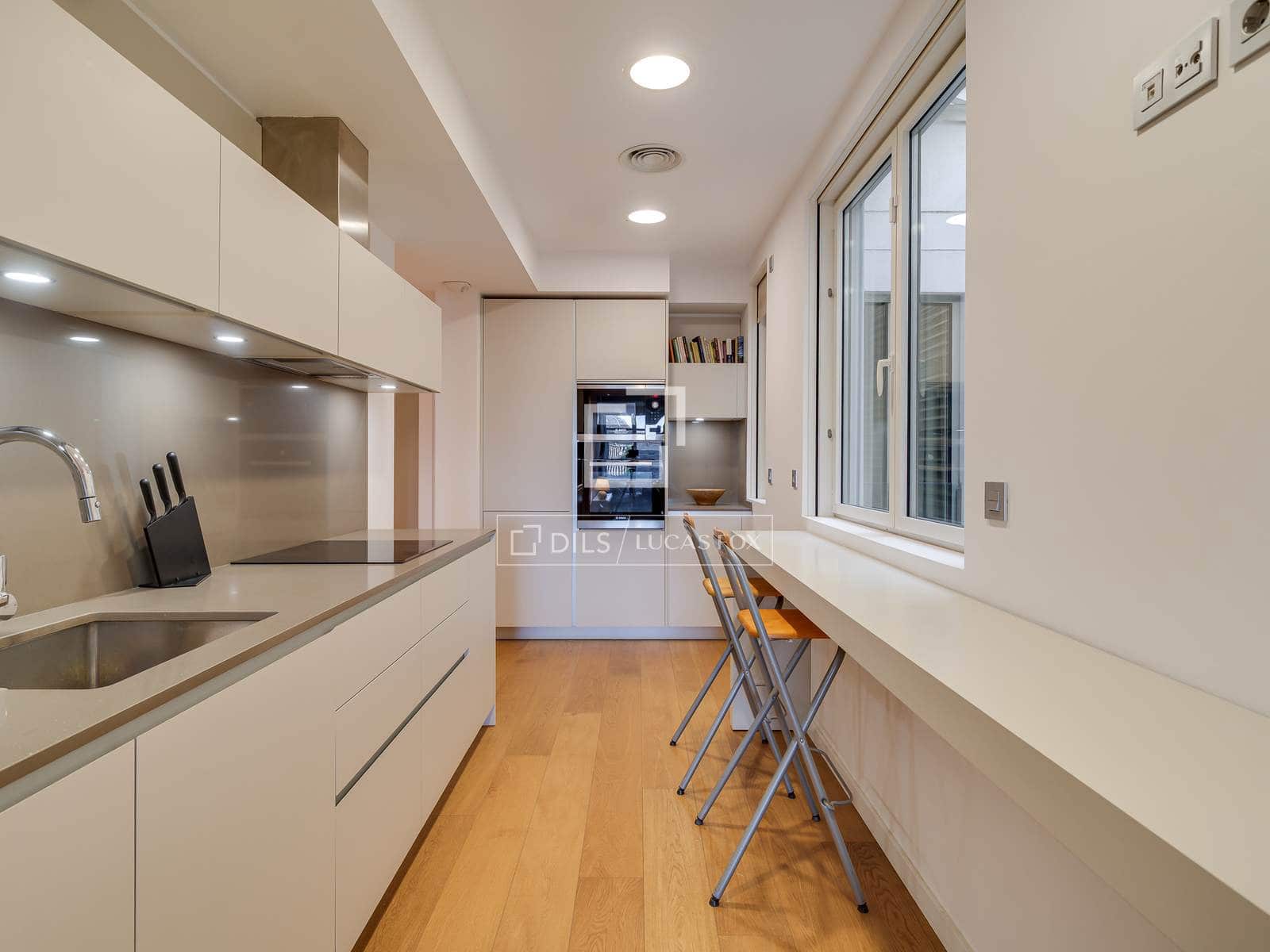 2 sypialnia Penthouse na sprzedaż w Miasto Barcelona z garażem - 1 150 000 € (Ref: 9902087)