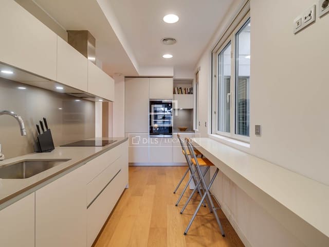 2 sypialnia Penthouse na sprzedaż w Miasto Barcelona z garażem - 1 150 000 € (Ref: 9902087)