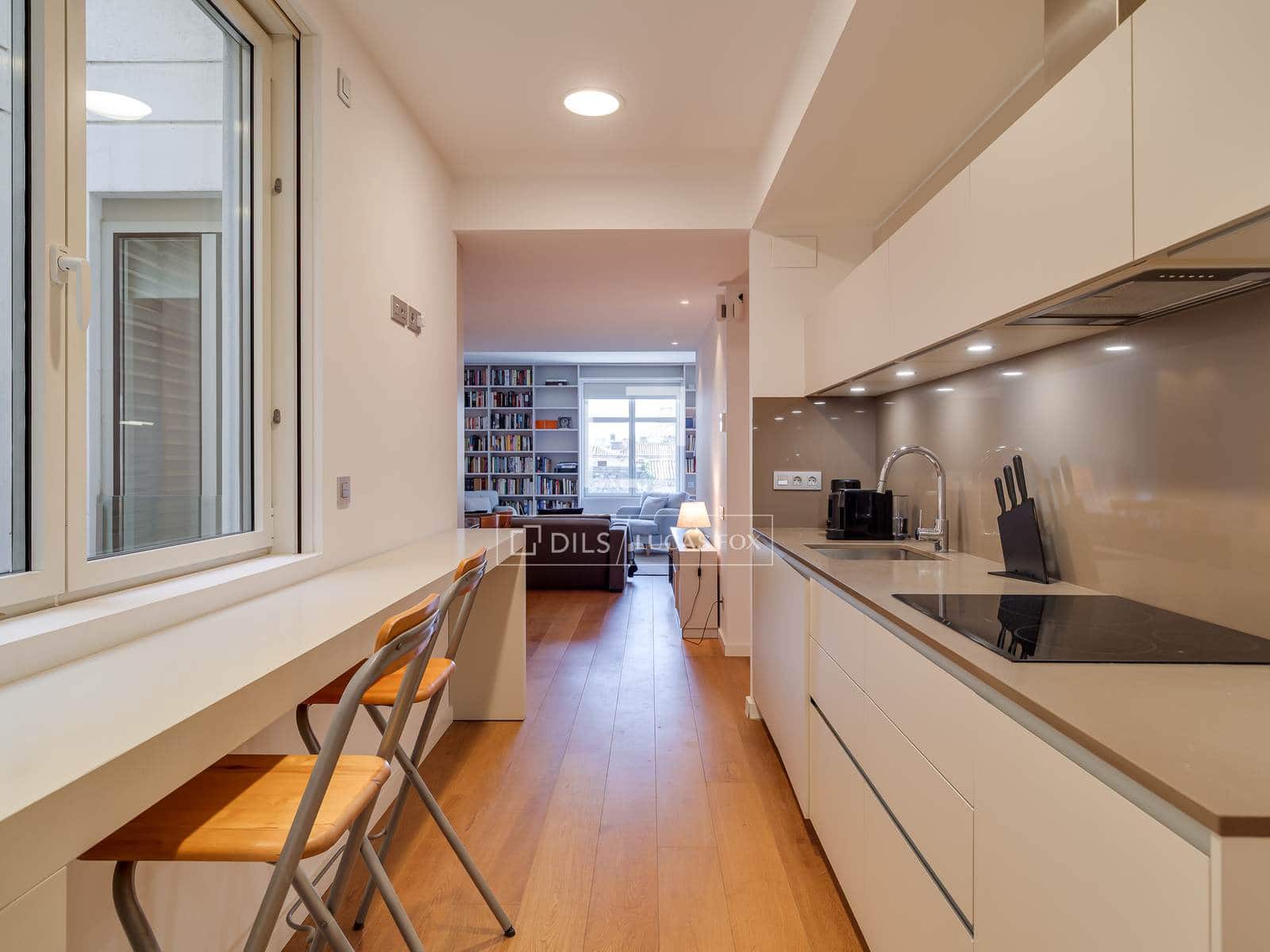2 sypialnia Penthouse na sprzedaż w Miasto Barcelona z garażem - 1 150 000 € (Ref: 9902087)