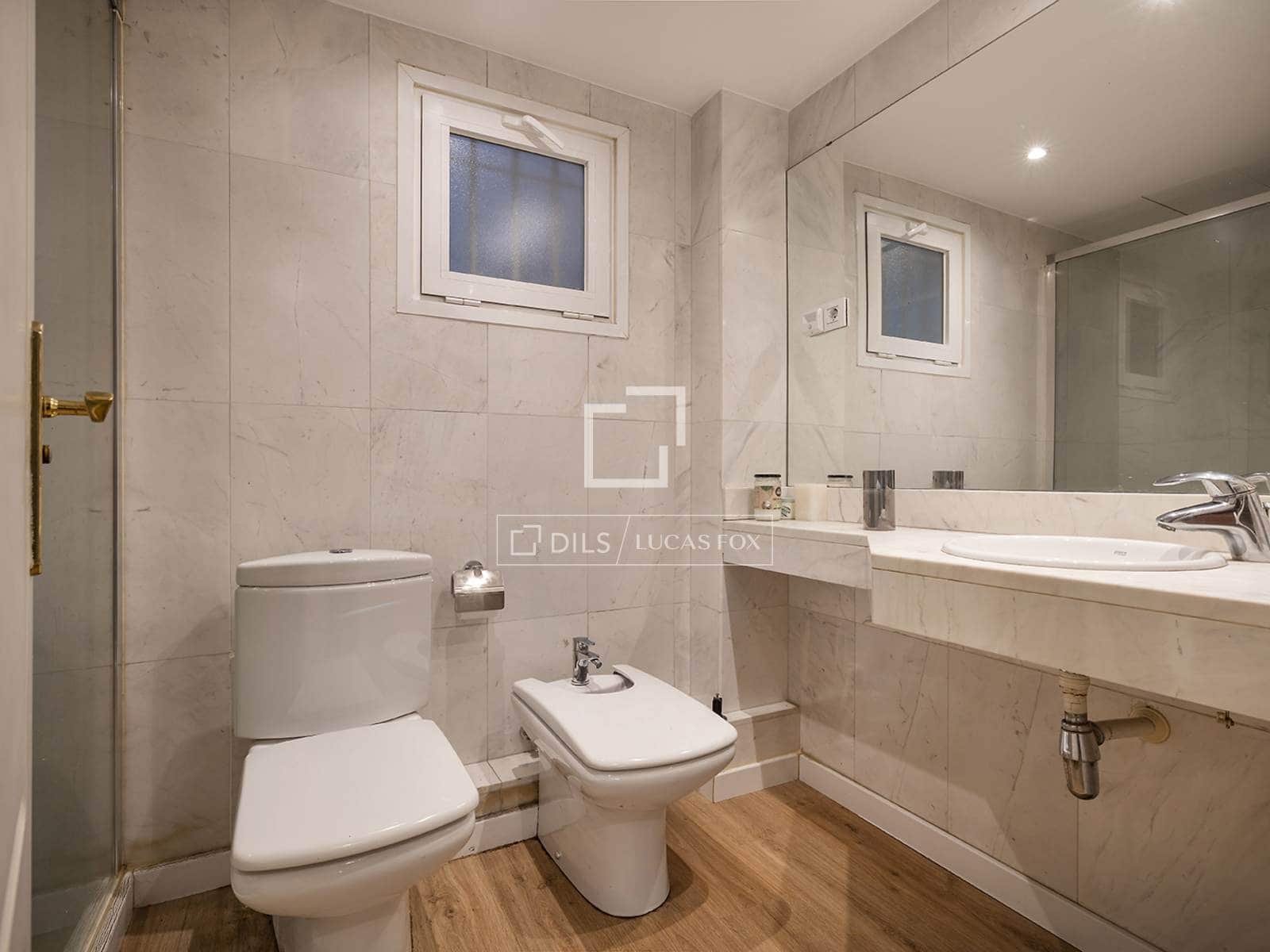 Appartement de 2 chambres à louer à Barcelone ville avec piscine garage - 2 562 € (Ref: 9902183)