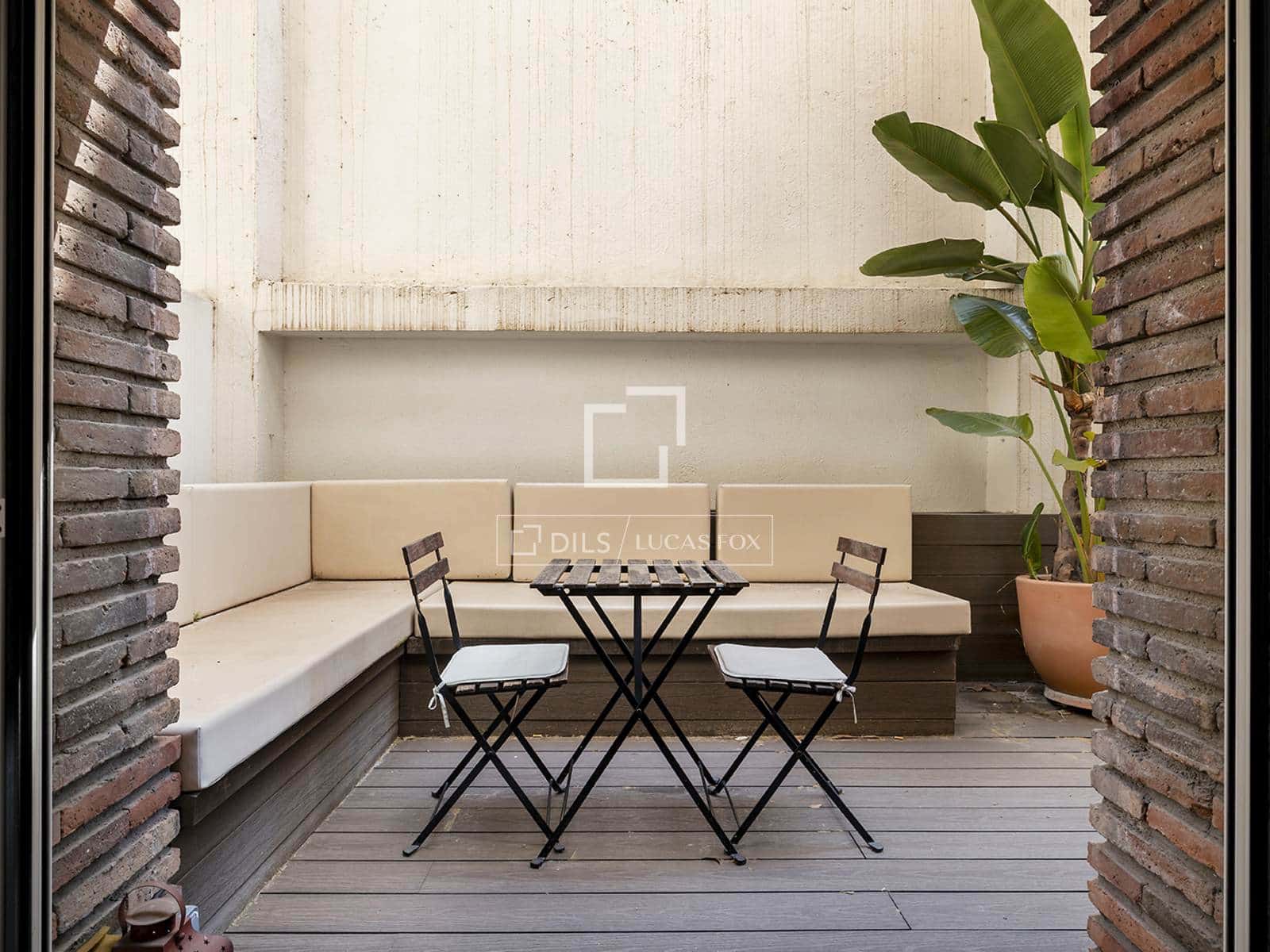 Appartement de 2 chambres à louer à Barcelone ville avec piscine garage - 2 562 € (Ref: 9902183)