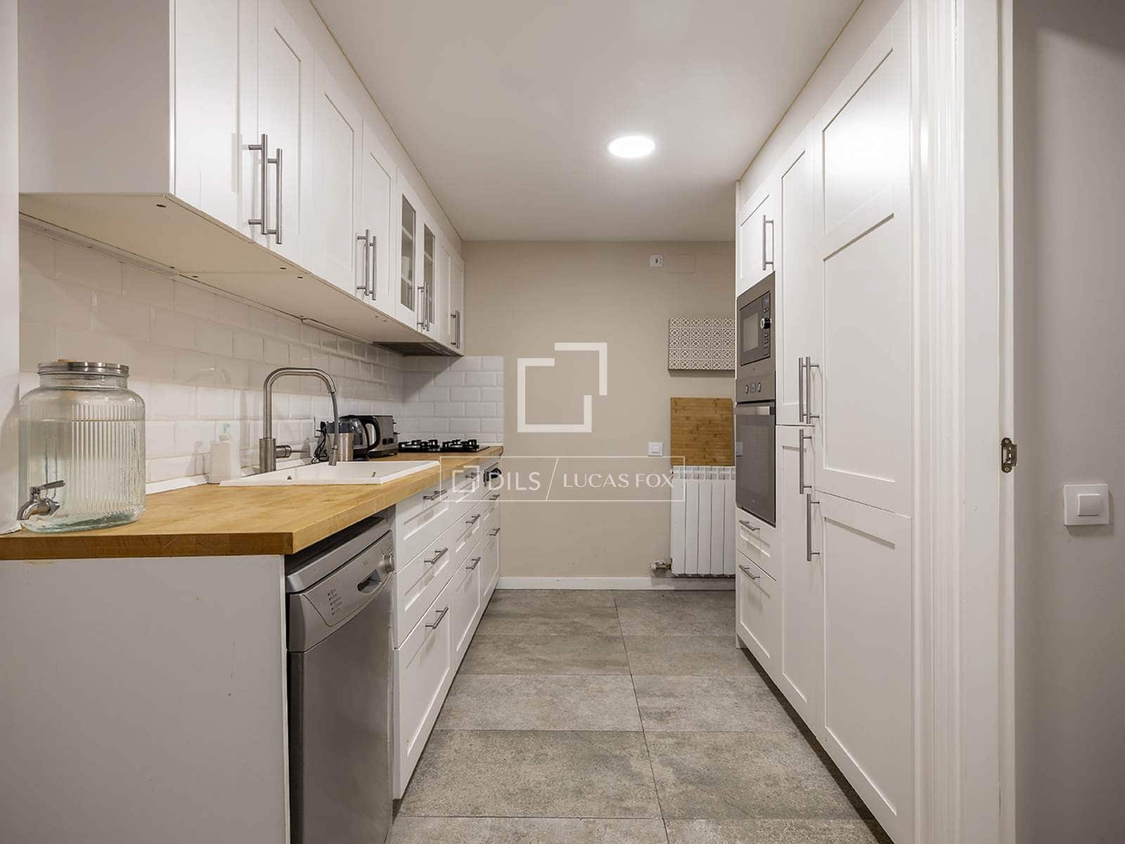 Appartement de 2 chambres à louer à Barcelone ville avec piscine garage - 2 562 € (Ref: 9902183)