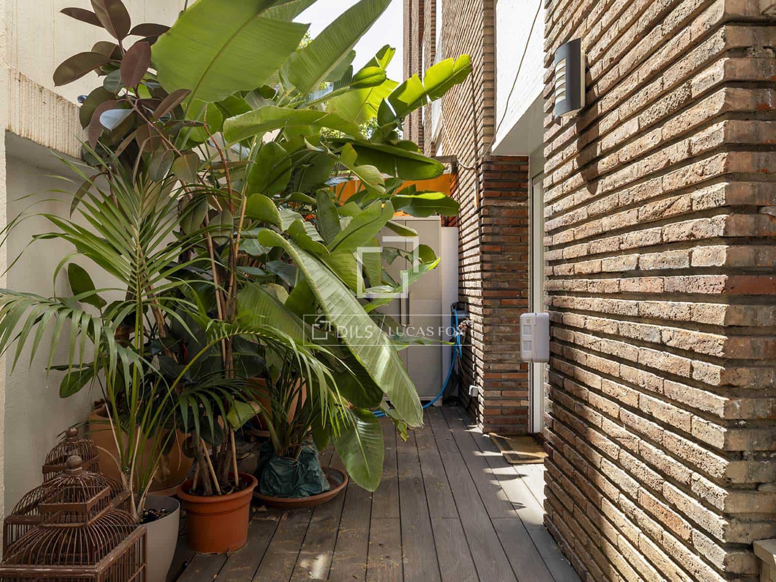 Appartement de 2 chambres à louer à Barcelone ville avec piscine garage - 2 562 € (Ref: 9902183)